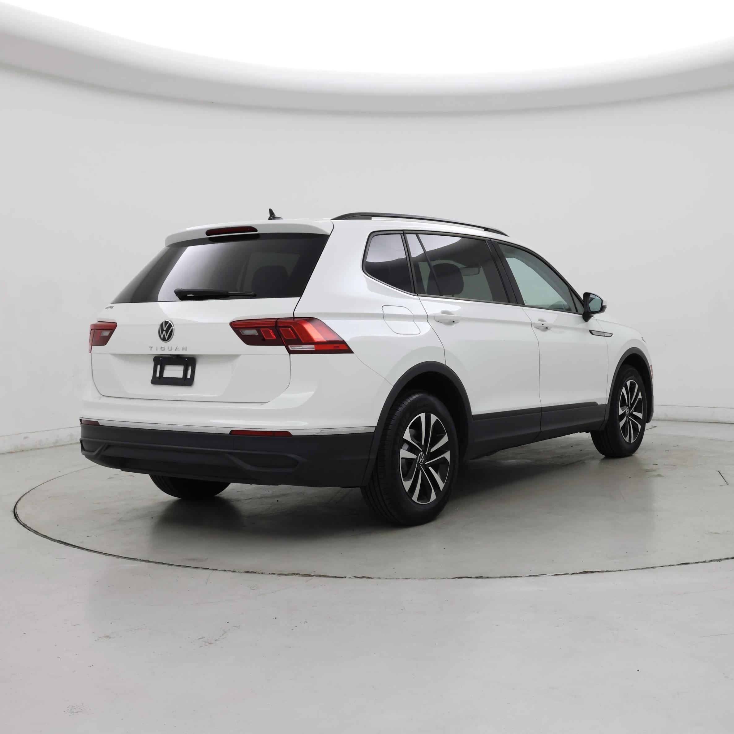 Thumbnail: 2023 Volkswagen Tiguan - 8