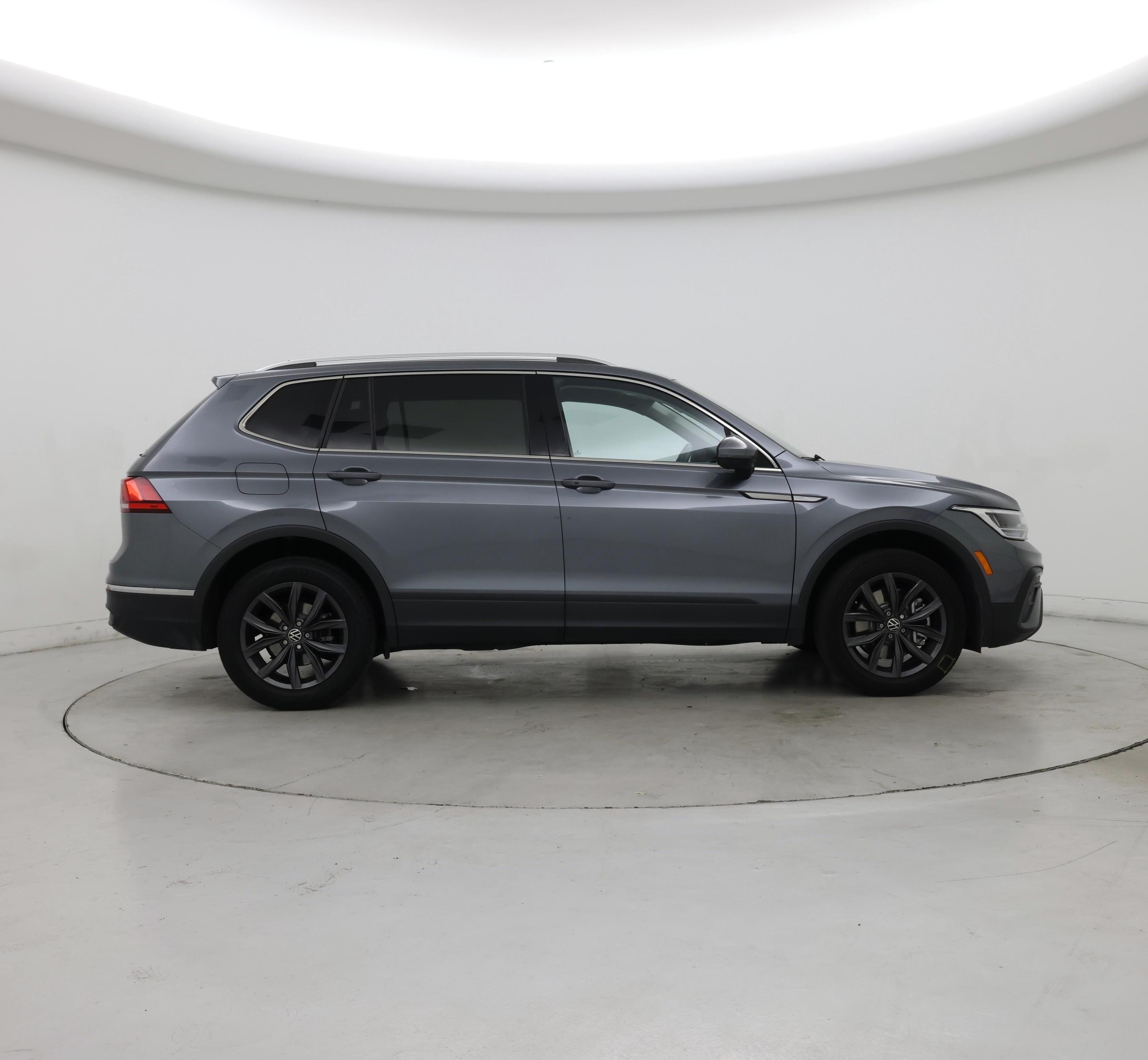 Thumbnail: 2023 Volkswagen Tiguan - 7