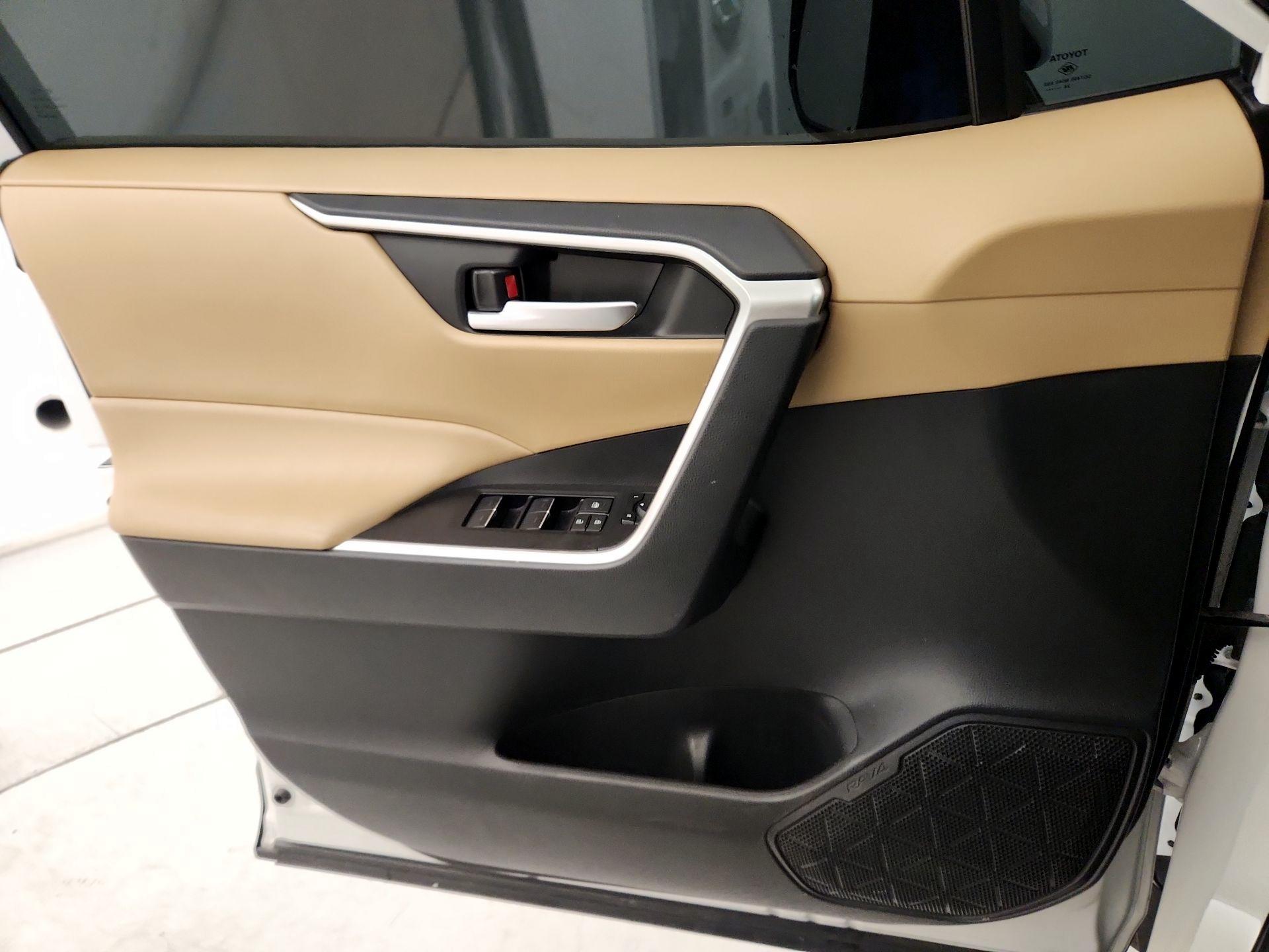 Thumbnail: 2025 Toyota RAV4 - 12