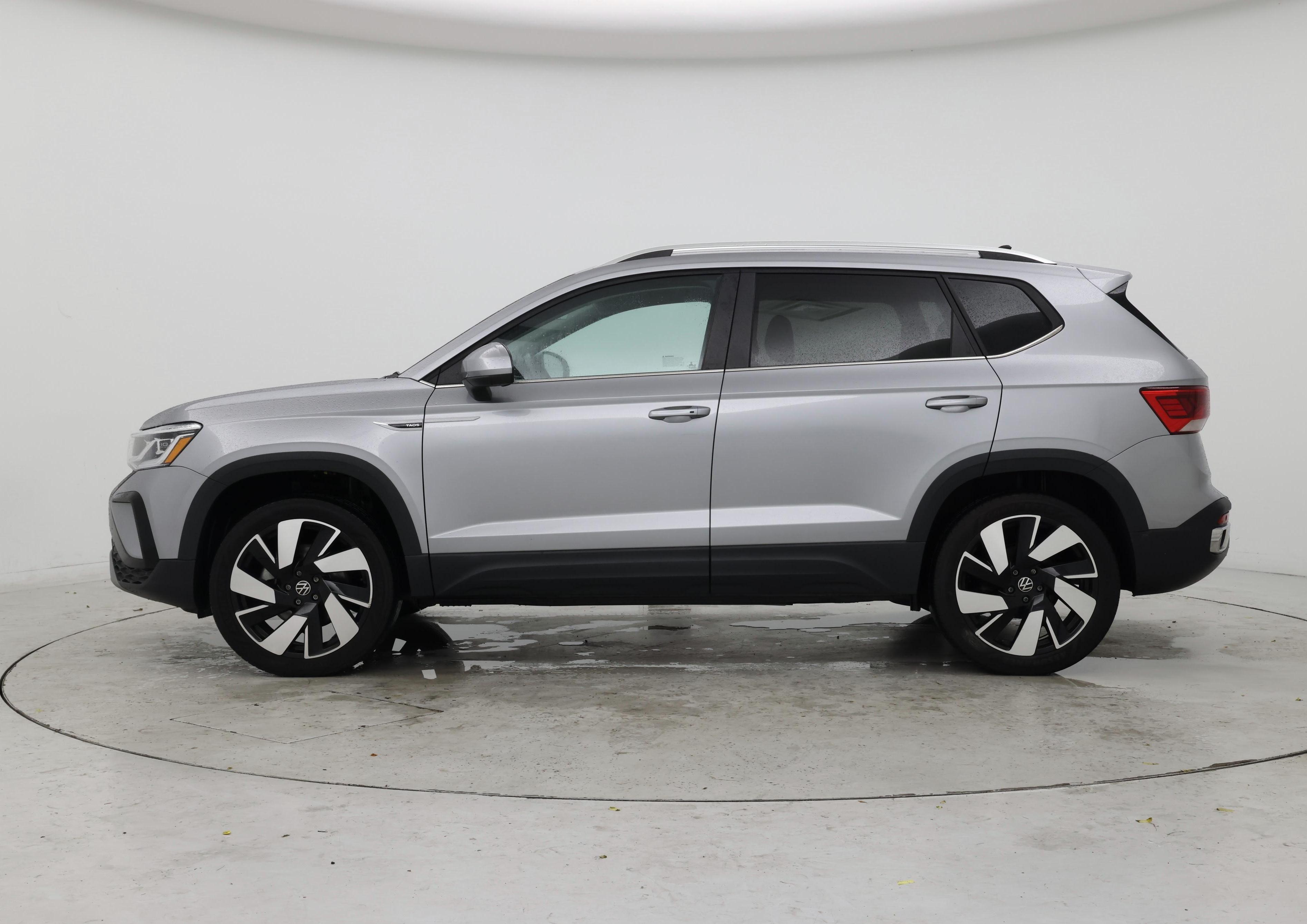 Thumbnail: 2023 Volkswagen Taos - 3