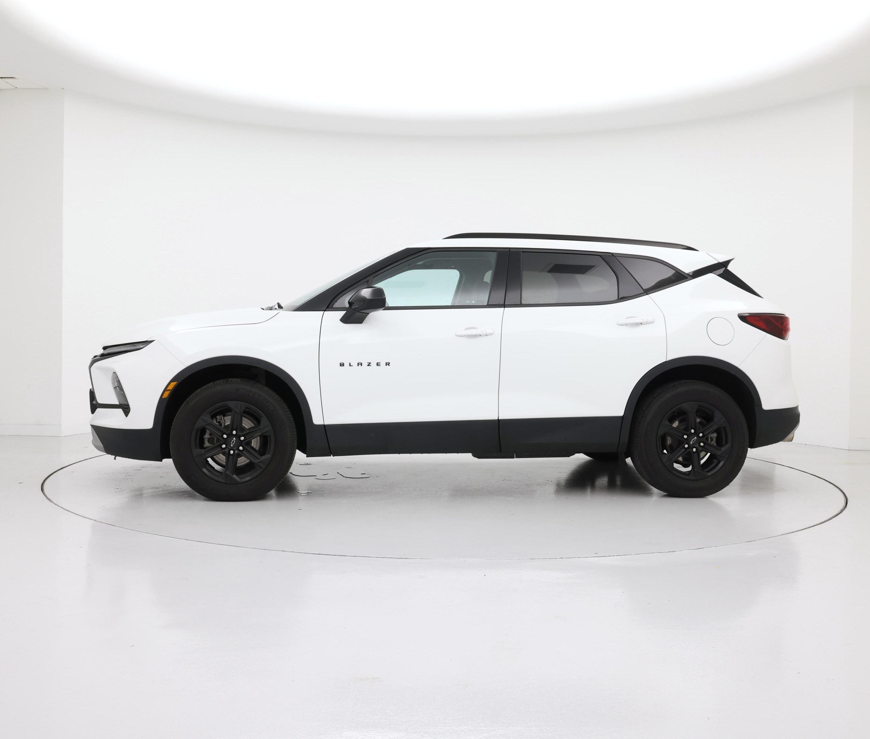 Thumbnail: 2023 Chevrolet Blazer - 3
