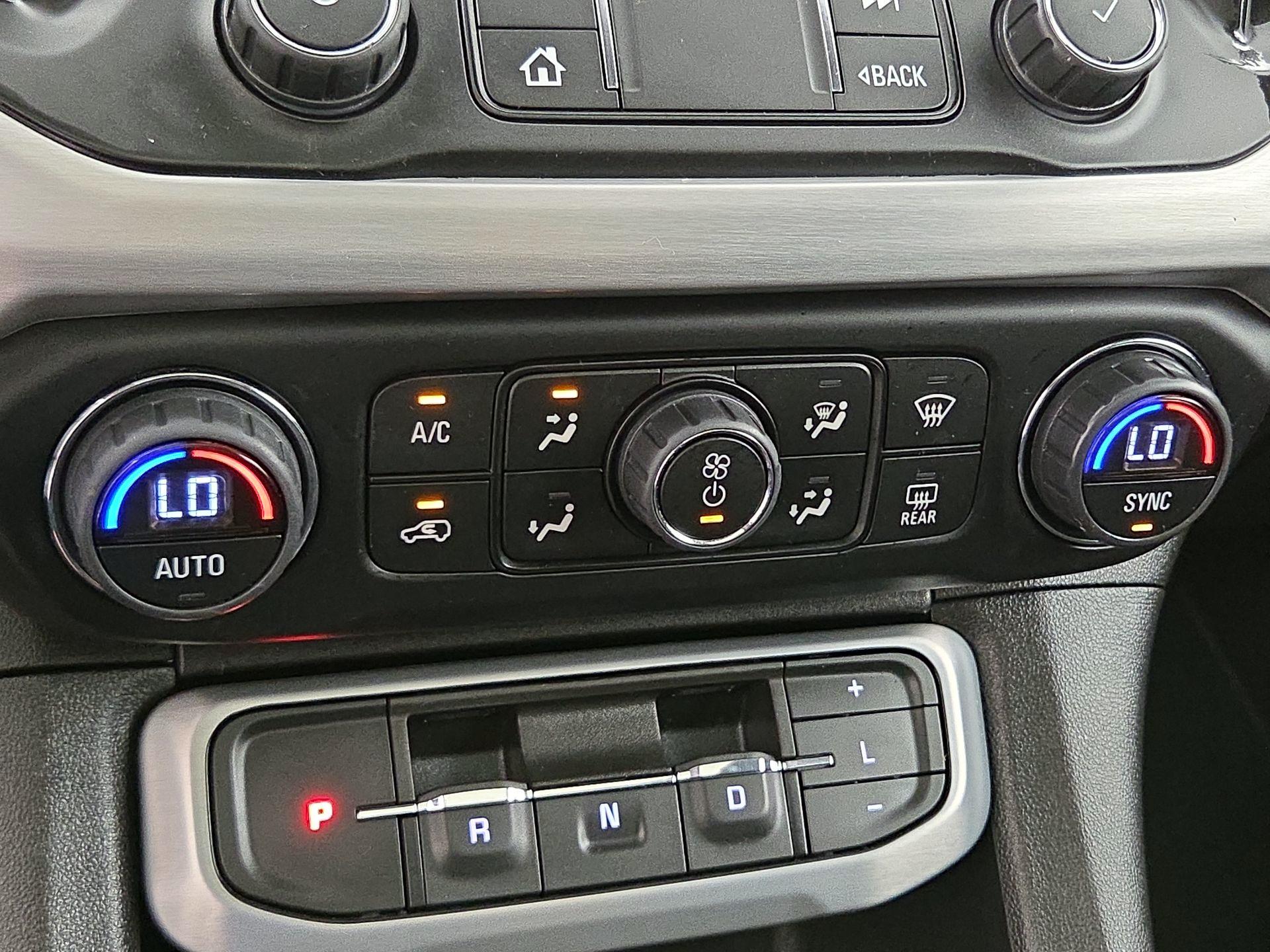 Thumbnail: 2022 GMC Acadia - 17