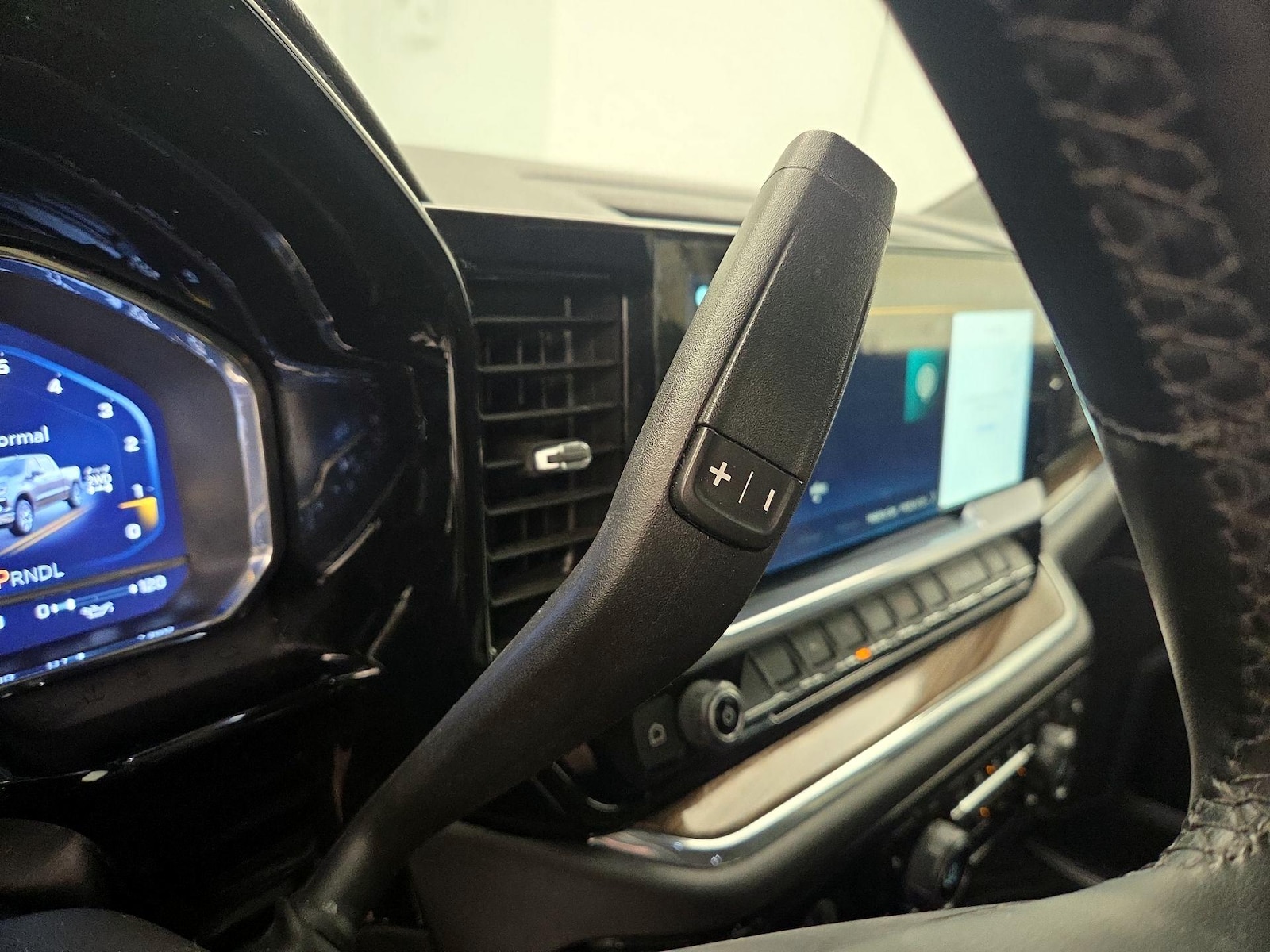 2023 Chevrolet Silverado 1500 LT - Photo 18