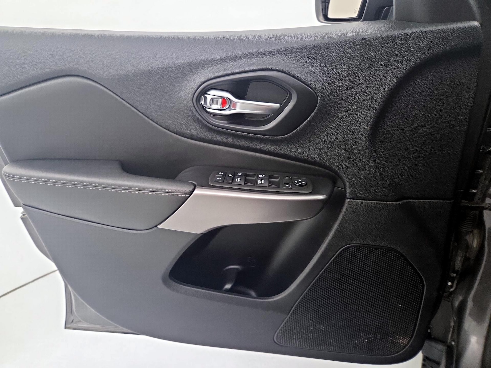 2022 Jeep Cherokee Latitude Lux - Photo 13