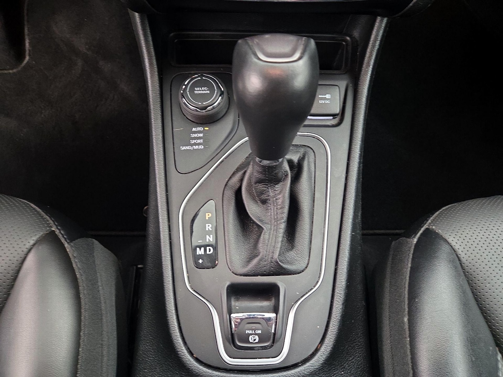 2022 Jeep Cherokee Latitude Lux - Photo 18