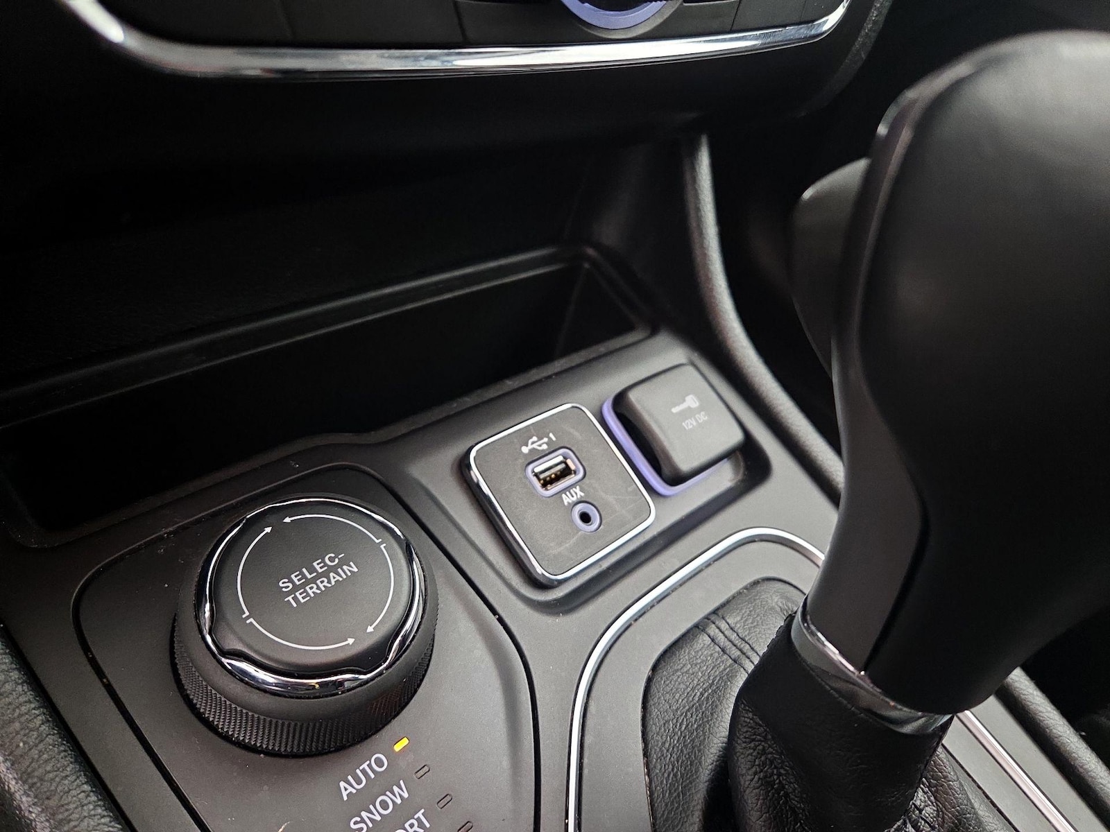 2022 Jeep Cherokee Latitude Lux - Photo 19