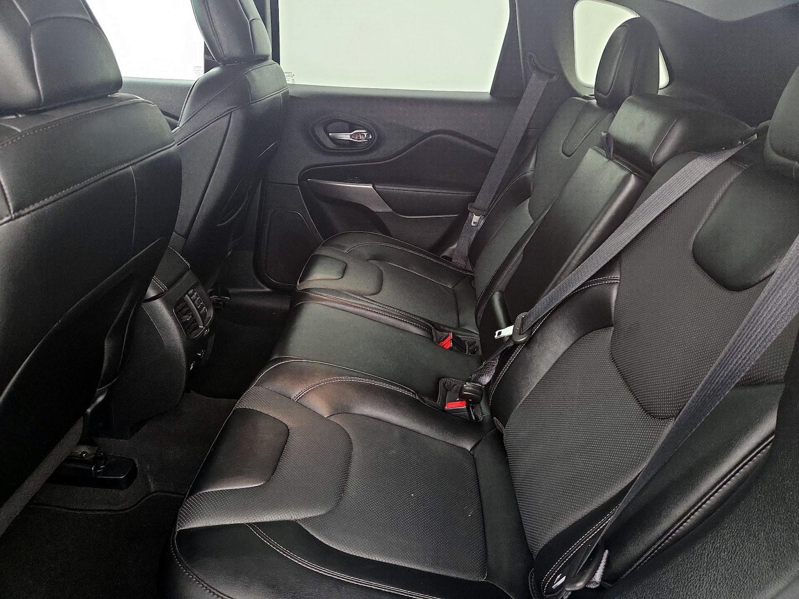 2022 Jeep Cherokee Latitude Lux - Photo 20