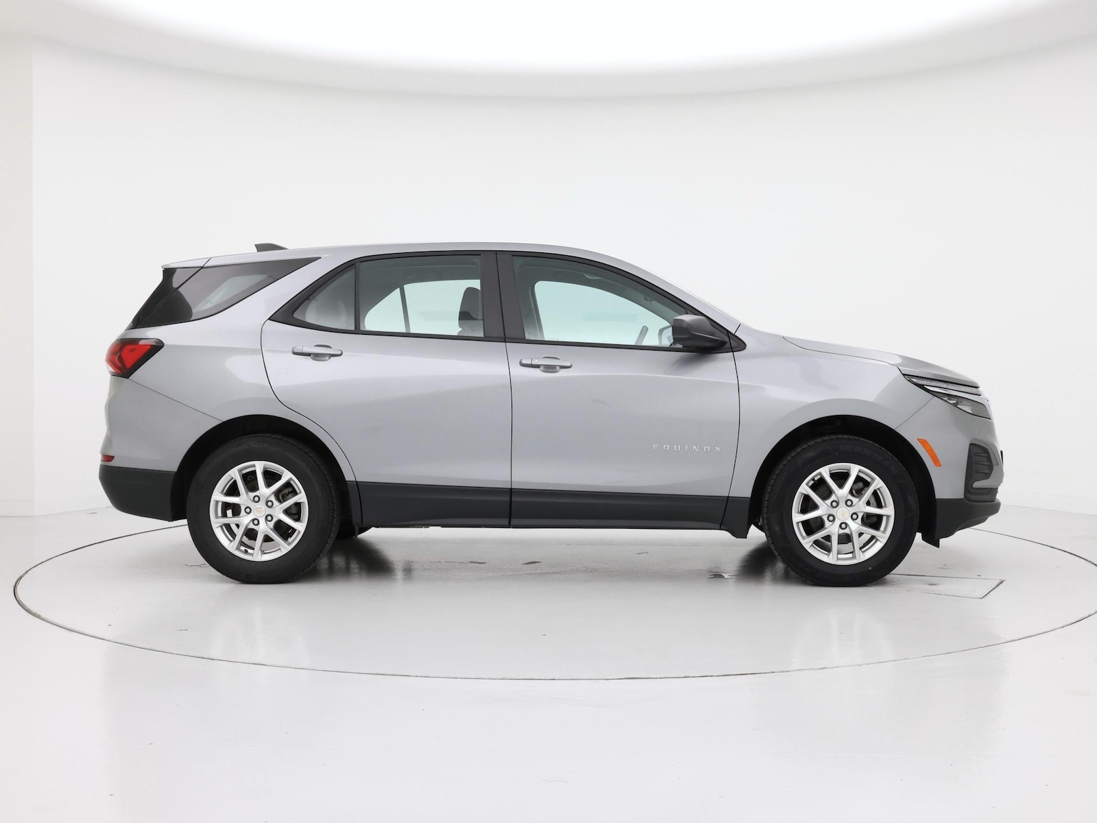 2024 Chevrolet Equinox LS - Photo 8