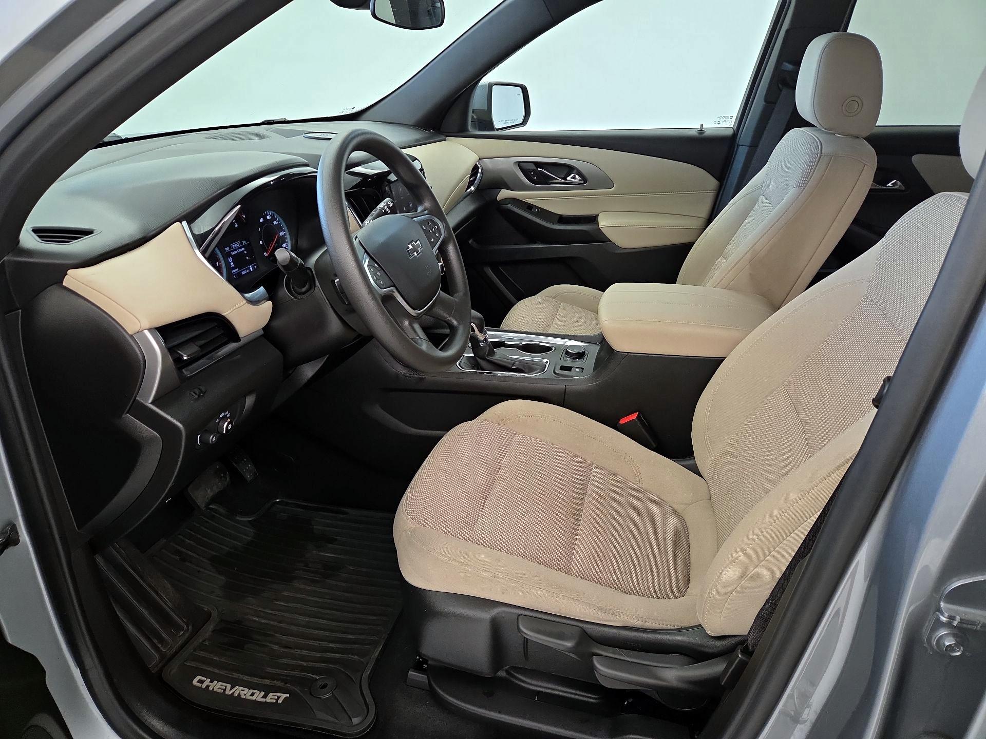 Thumbnail: 2023 Chevrolet Traverse - 11