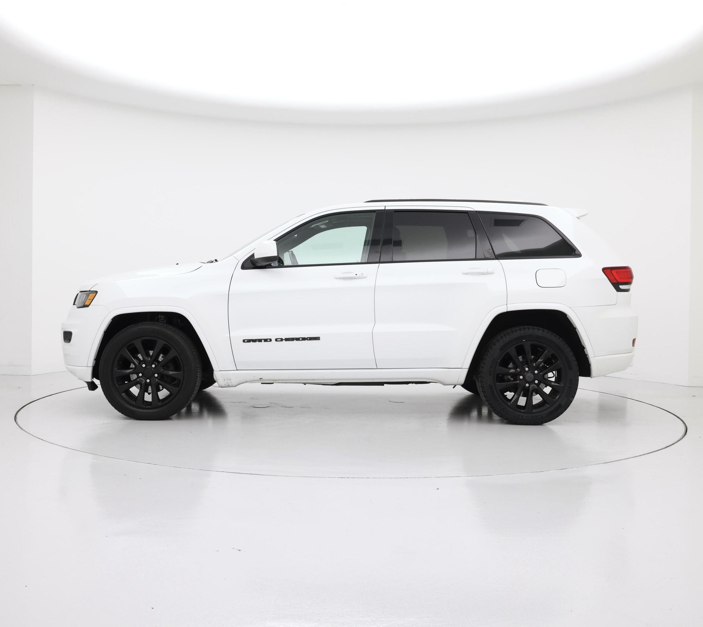 Thumbnail: 2020 Jeep Grand Cherokee - 3