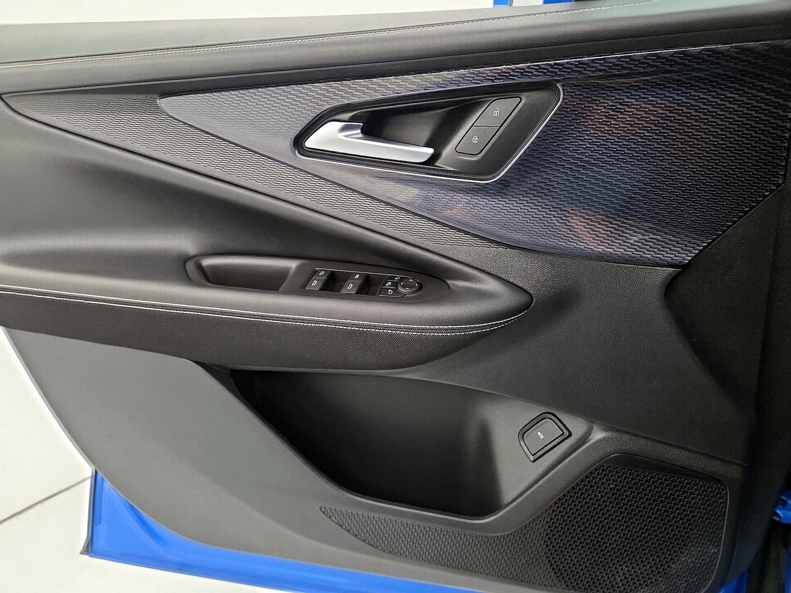 2024 Chevrolet Blazer EV LT - Photo 13