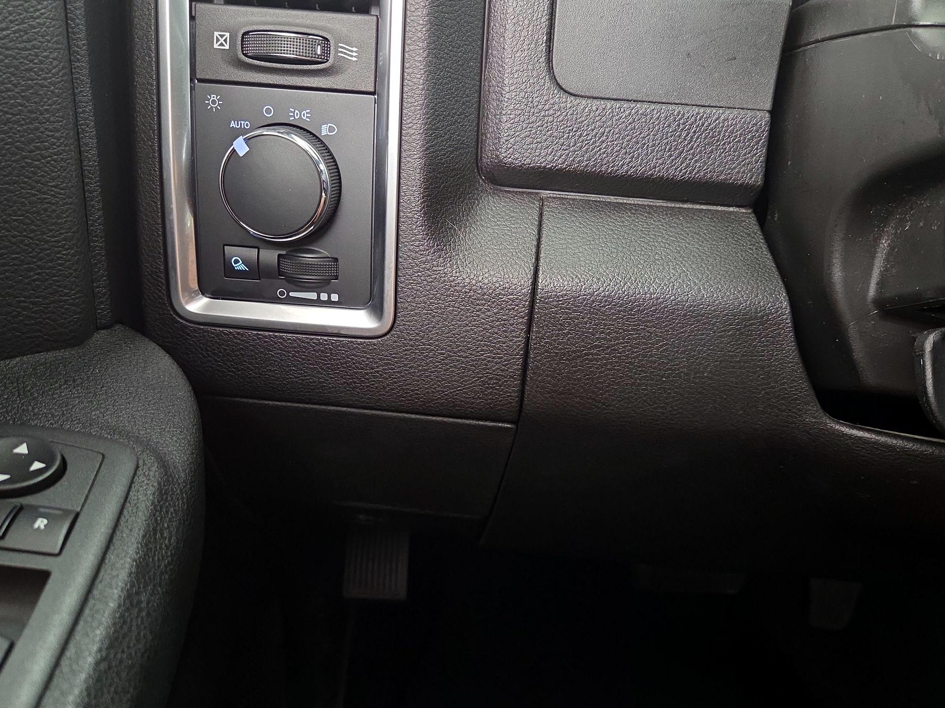 Thumbnail: 2022 RAM 1500 Classic - 13
