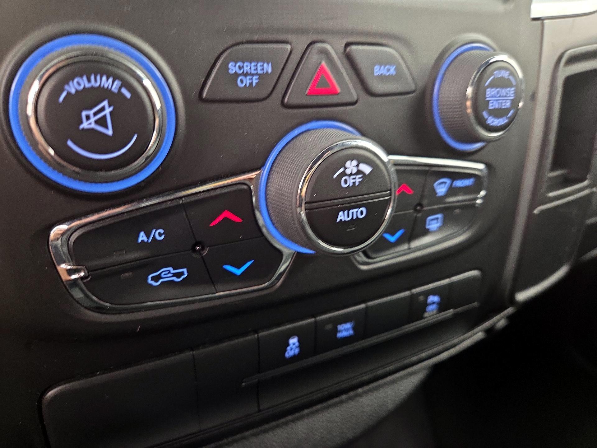 Thumbnail: 2022 RAM 1500 Classic - 16