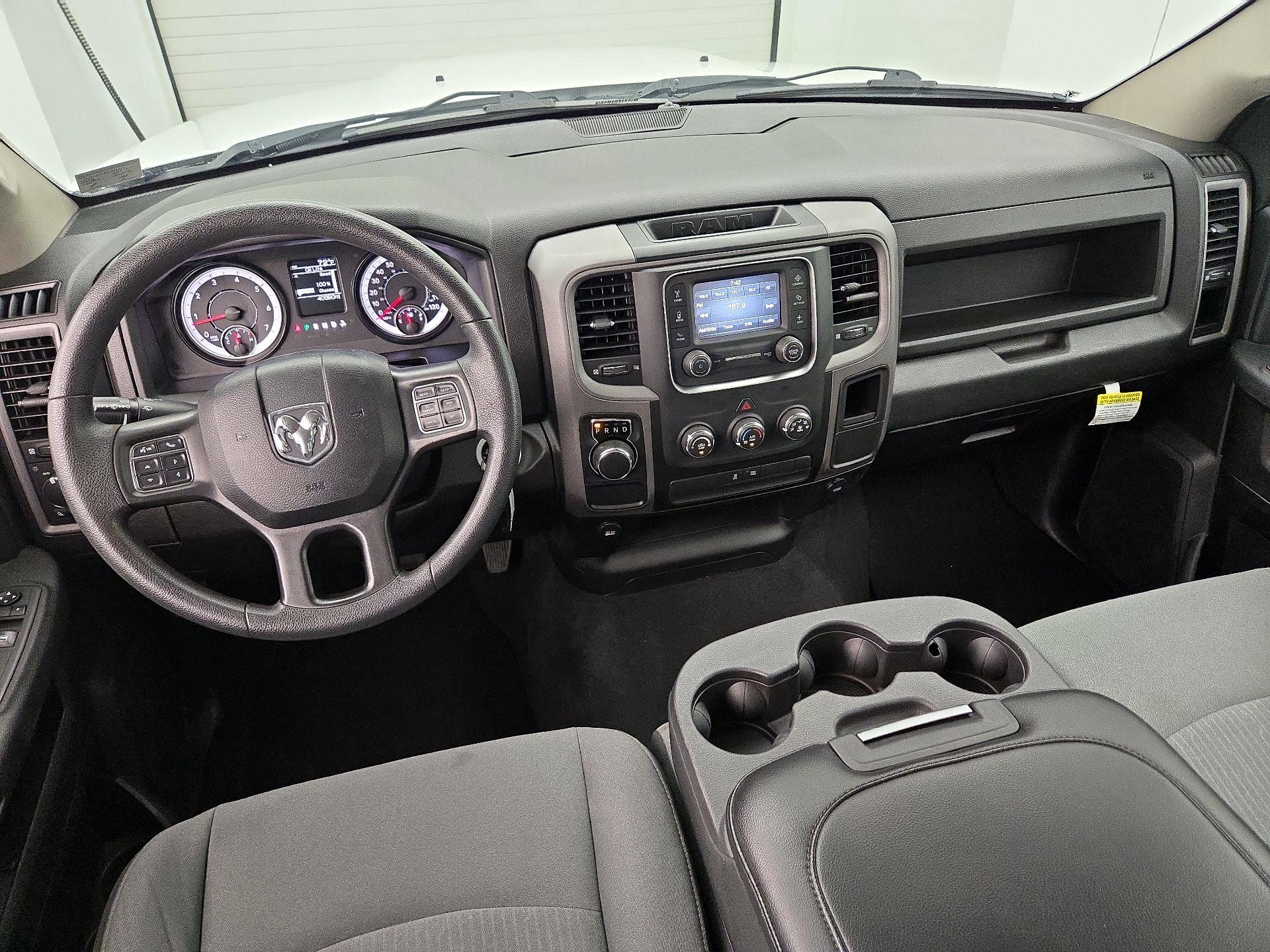 Thumbnail: 2021 RAM 1500 Classic - 9