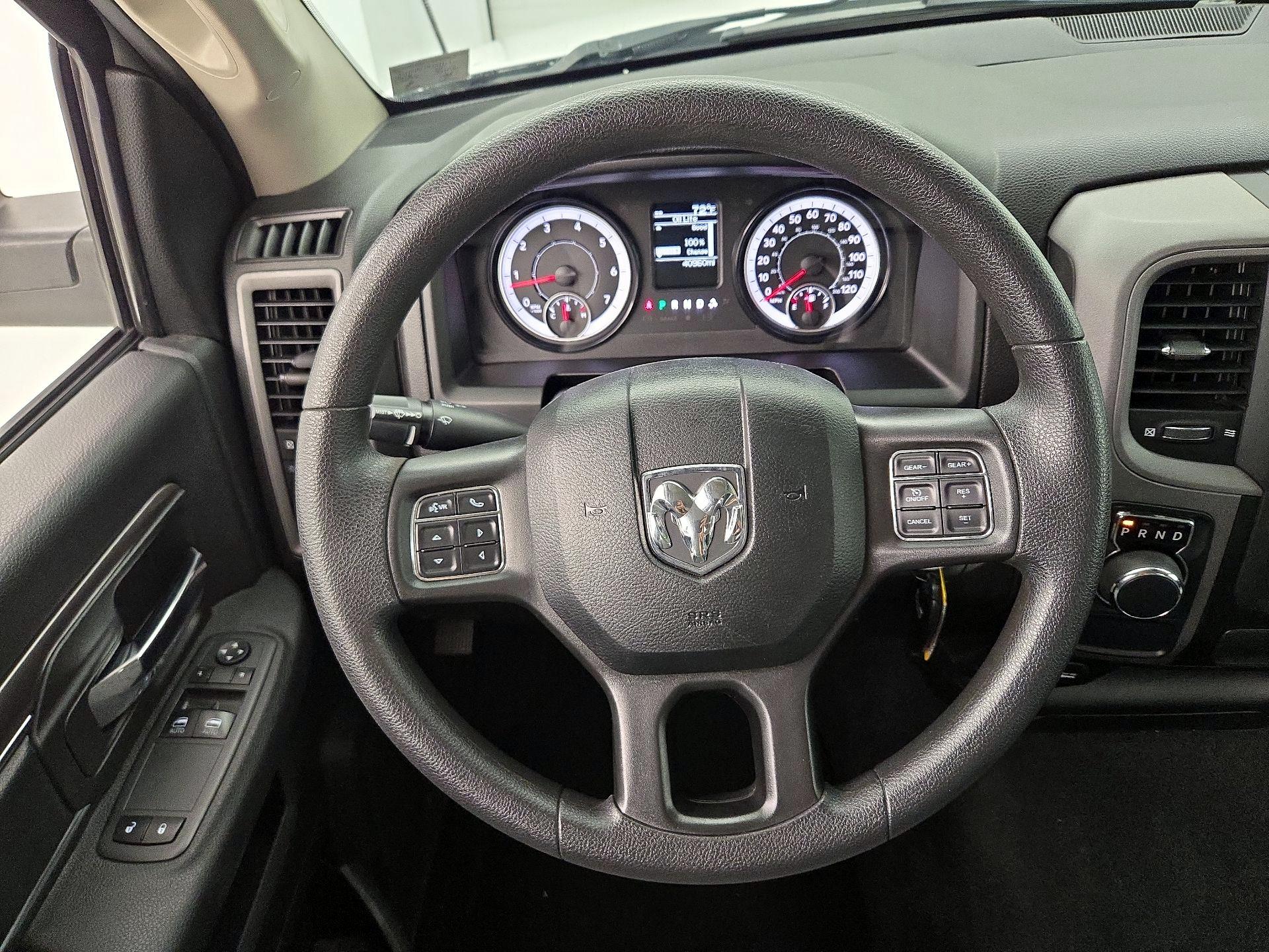 Thumbnail: 2021 RAM 1500 Classic - 10