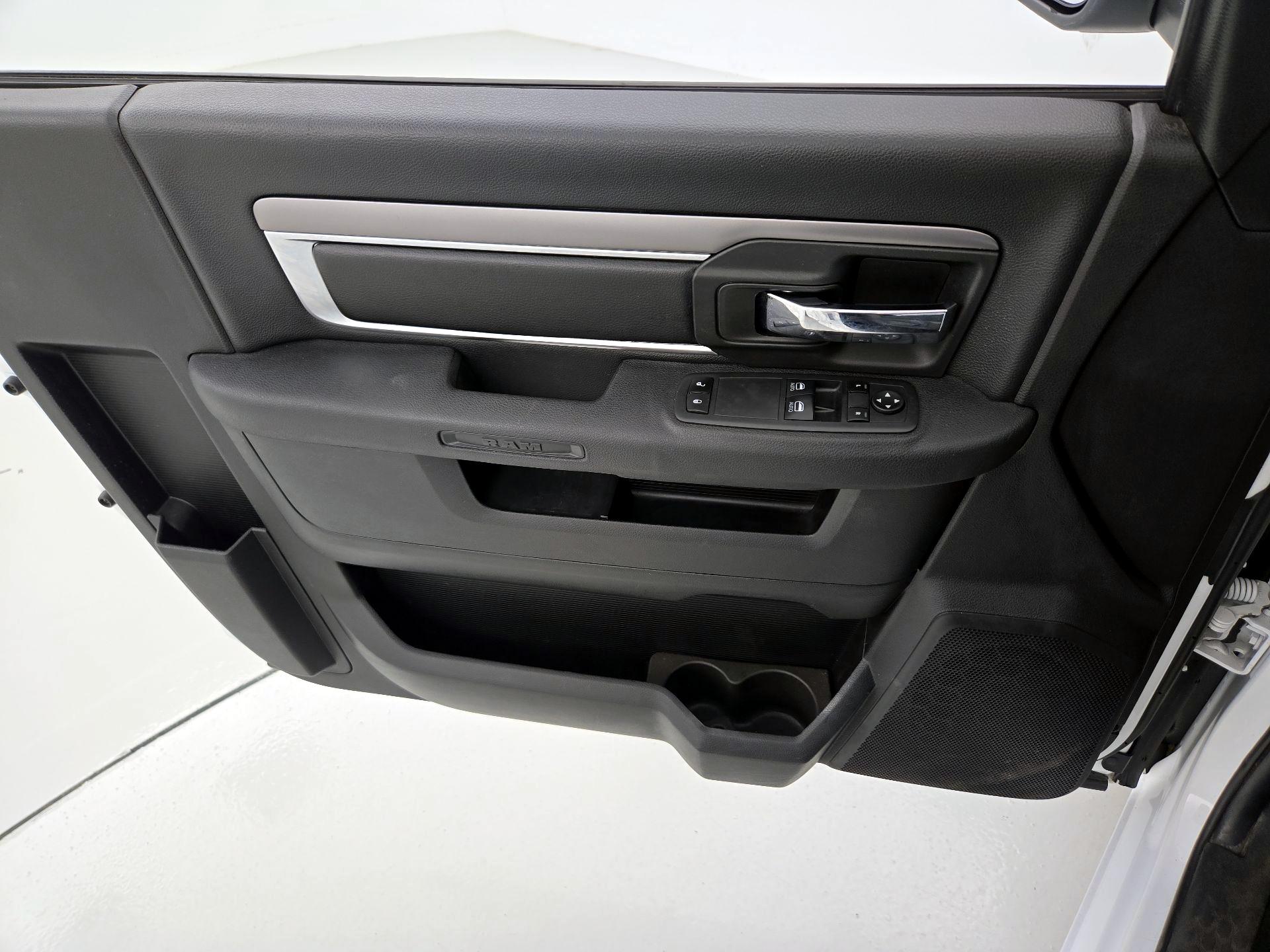 Thumbnail: 2021 RAM 1500 Classic - 12