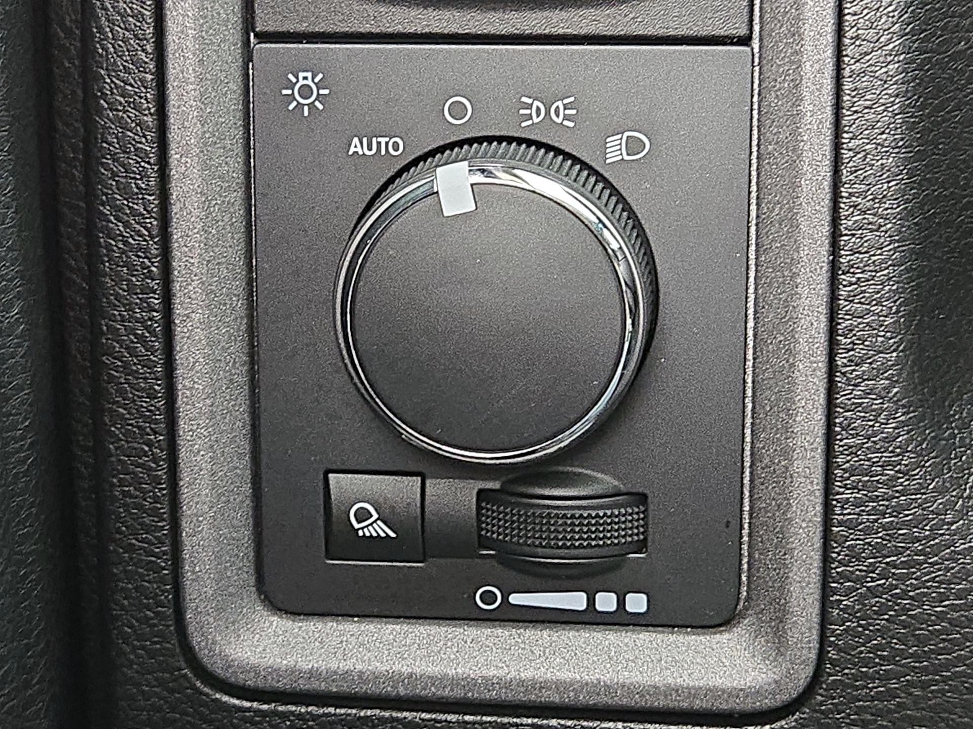 Thumbnail: 2021 RAM 1500 Classic - 13