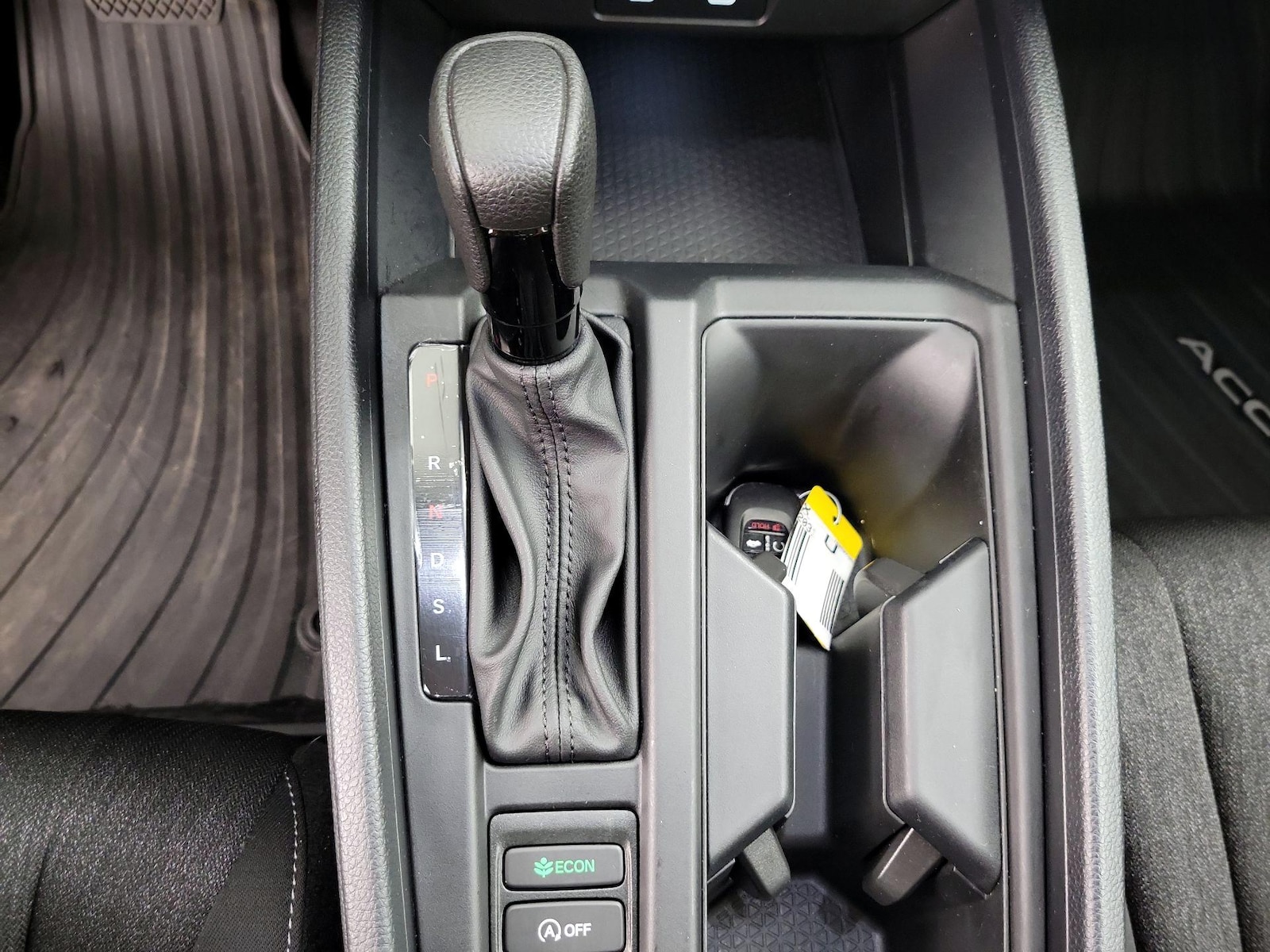 2025 Honda Accord SE - Photo 17