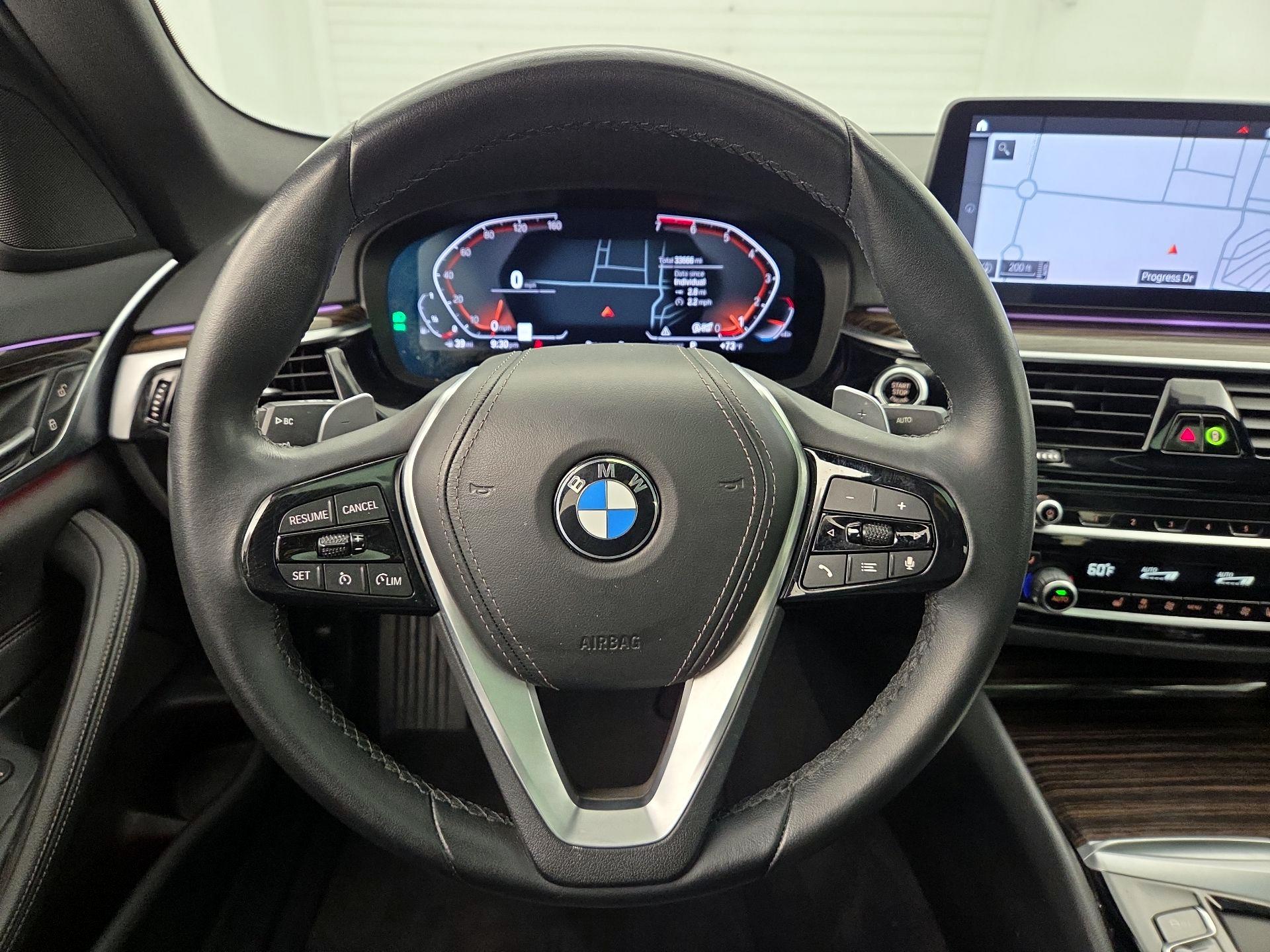 Thumbnail: 2023 BMW 5 Series - 10