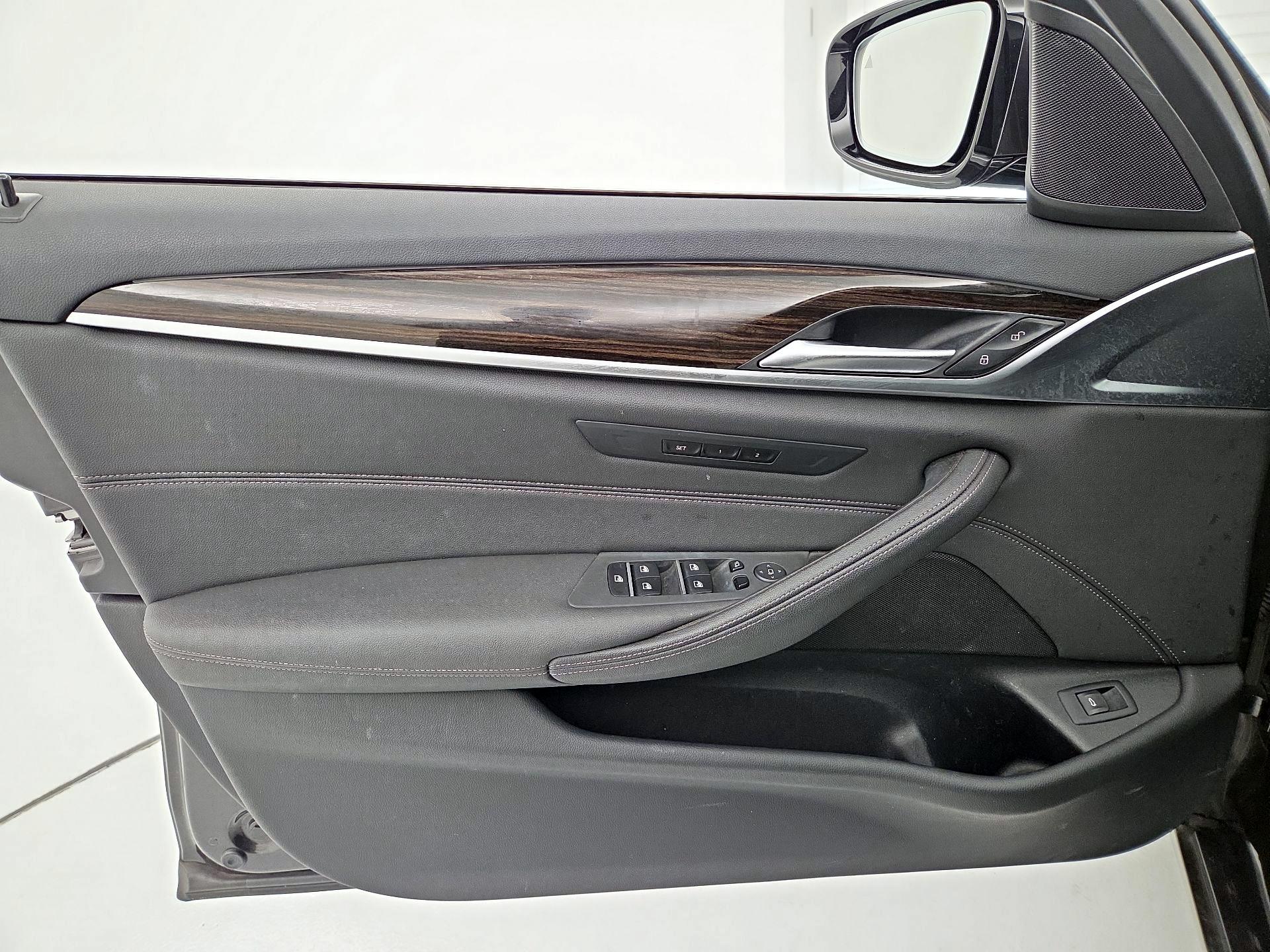 Thumbnail: 2023 BMW 5 Series - 12