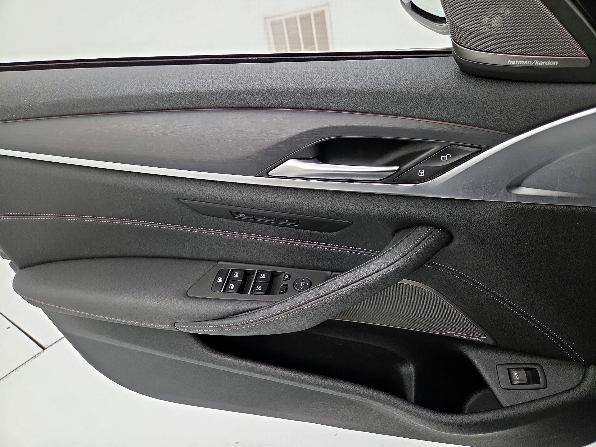 Thumbnail: 2023 BMW 5 Series - 12