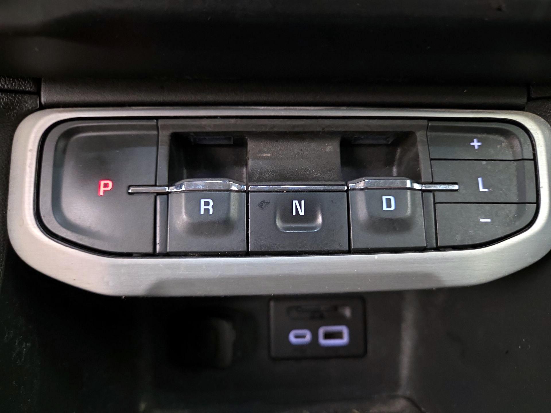 Thumbnail: 2023 GMC Acadia - 16