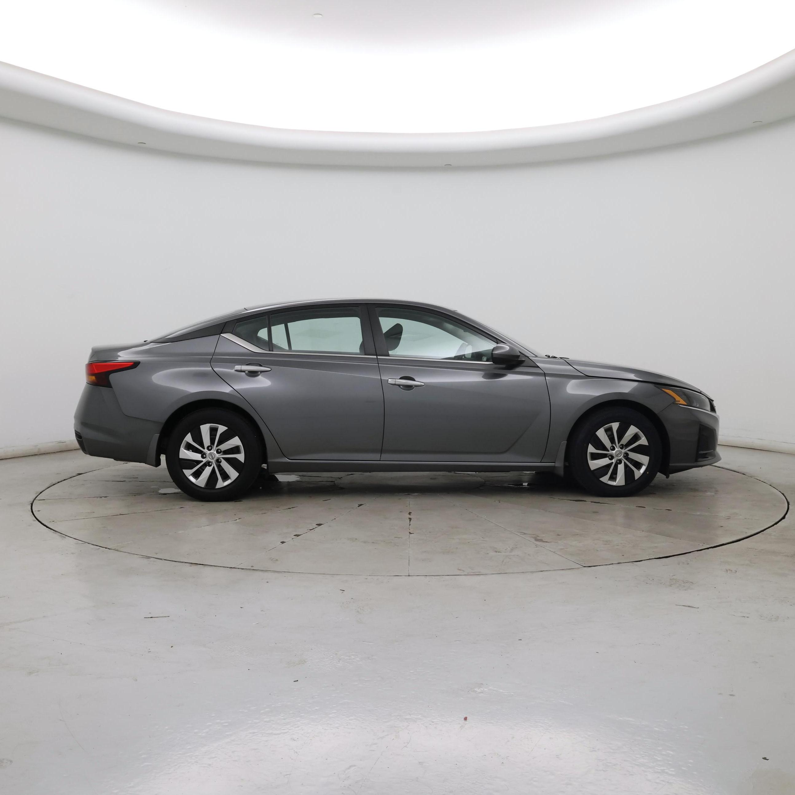 Thumbnail: 2023 Nissan Altima - 7