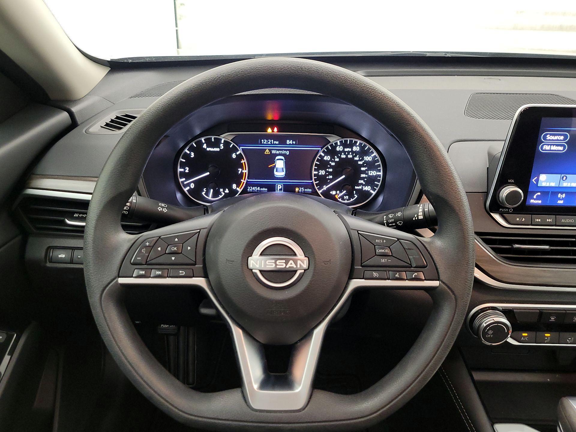 Thumbnail: 2023 Nissan Altima - 10