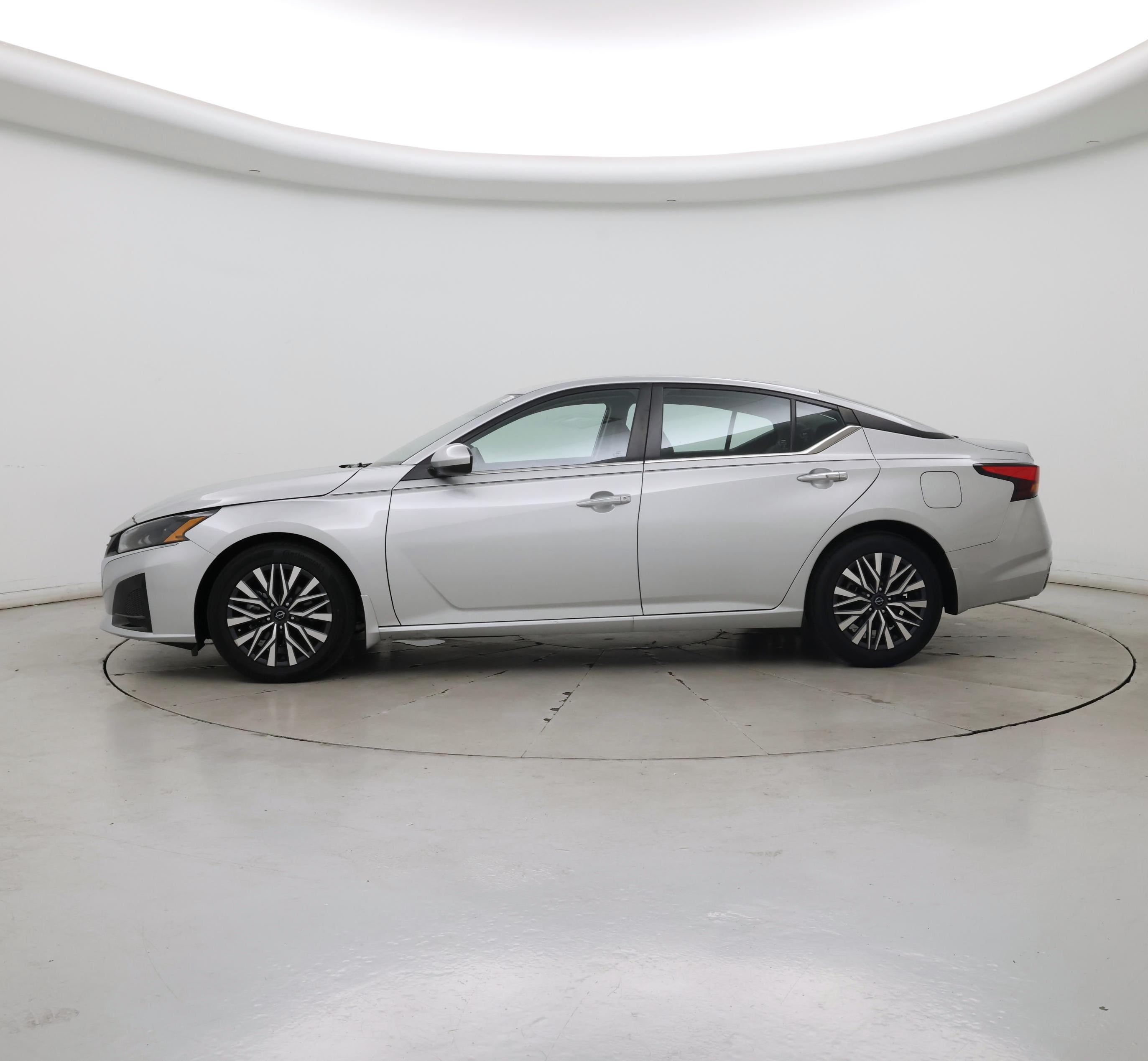 Thumbnail: 2023 Nissan Altima - 3
