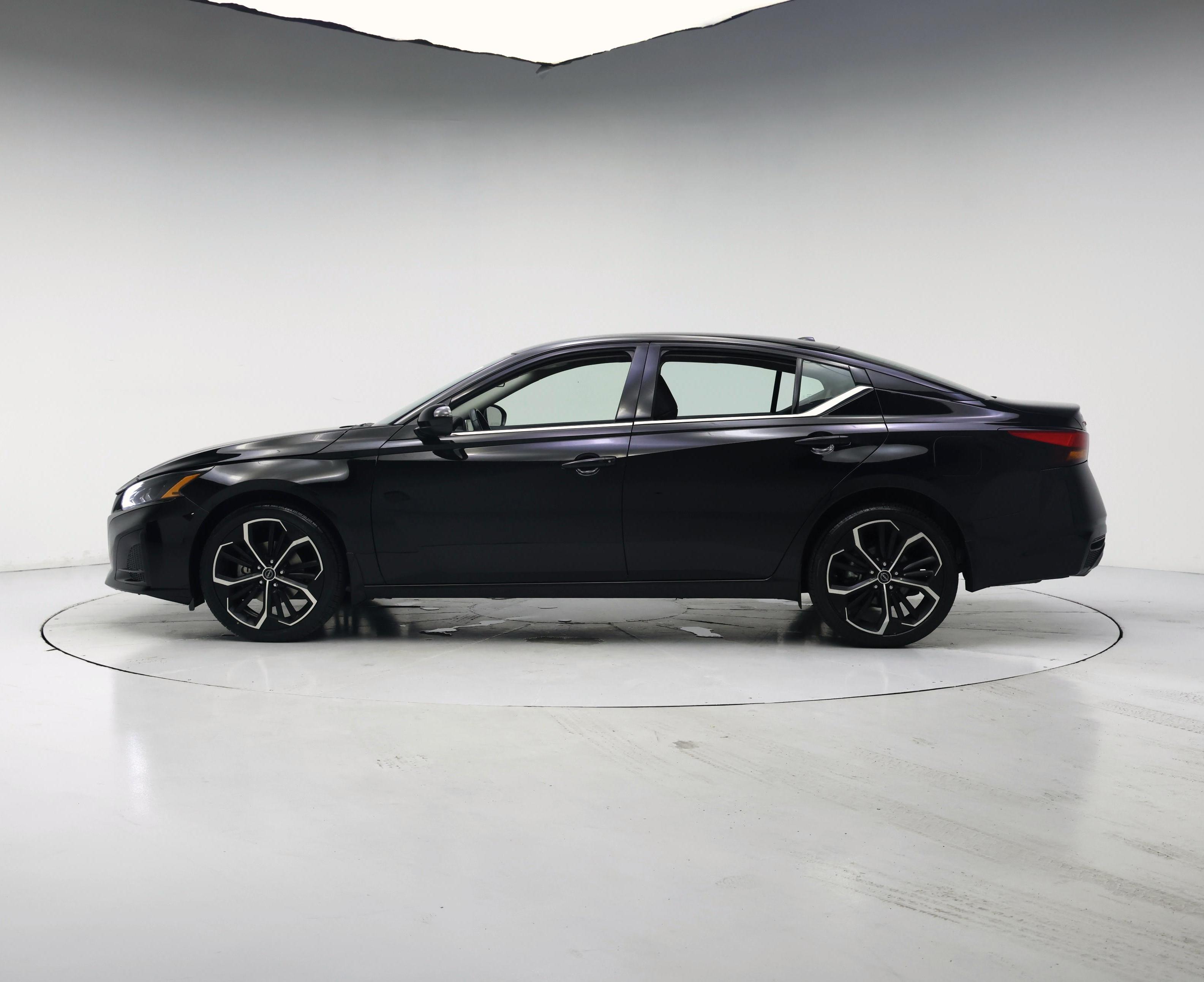 Thumbnail: 2023 Nissan Altima - 3