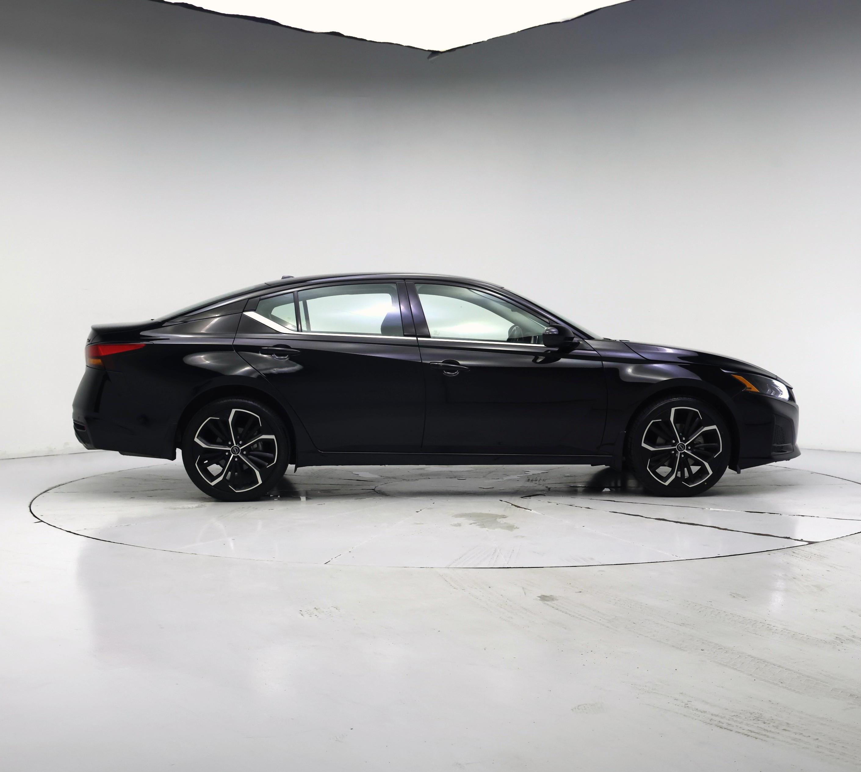 Thumbnail: 2023 Nissan Altima - 7