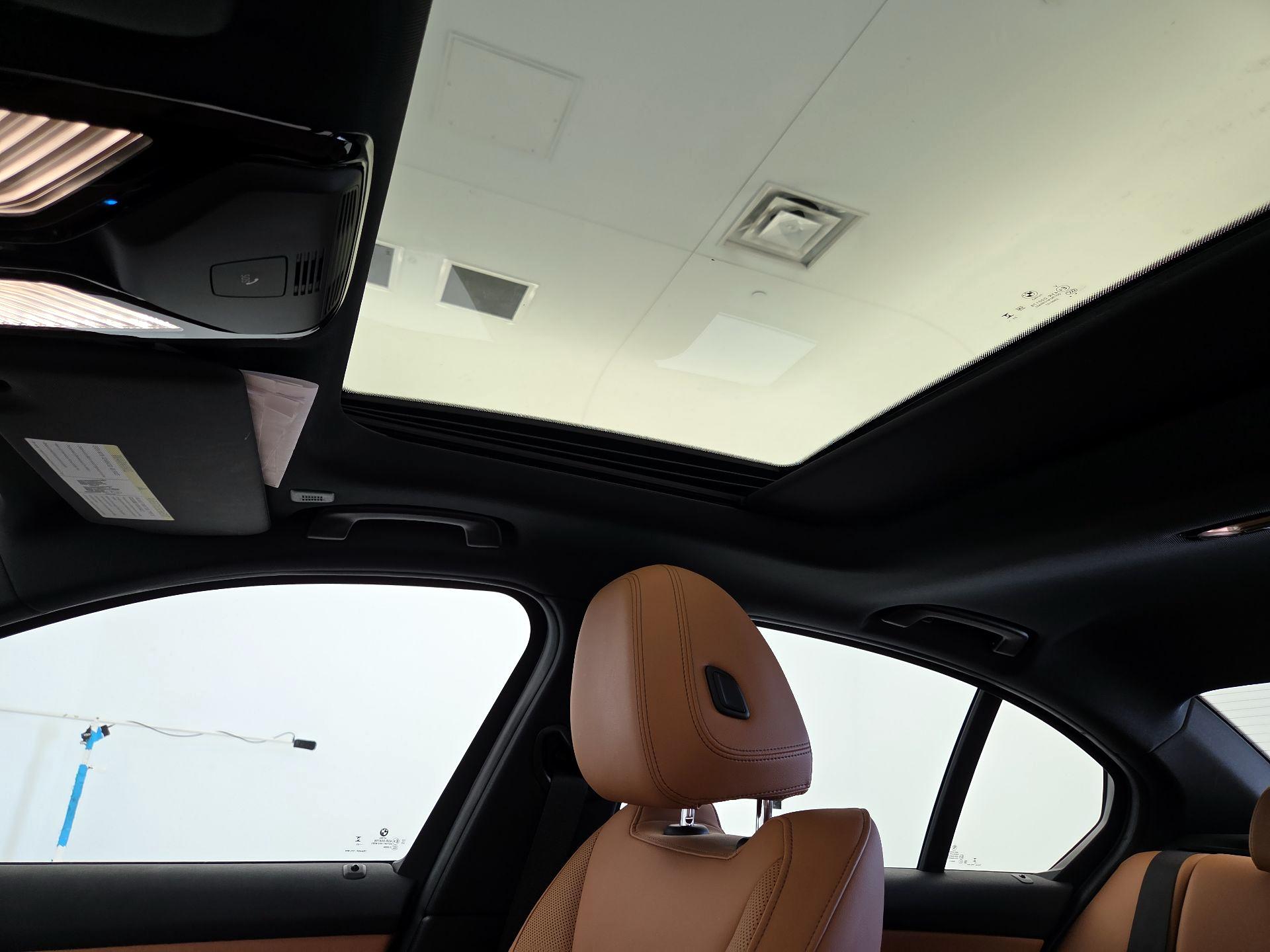 Thumbnail: 2023 BMW 3 Series - 19