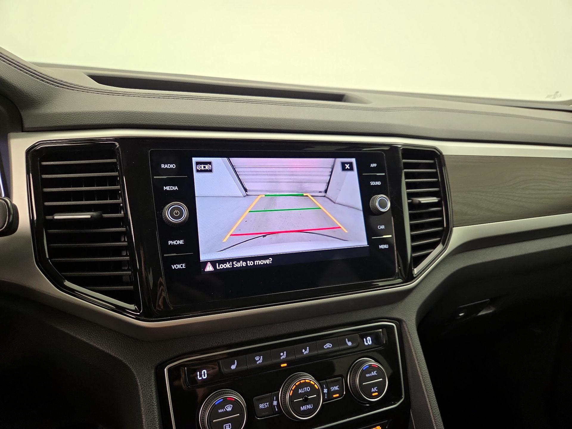 Thumbnail: 2023 Volkswagen Atlas - 14