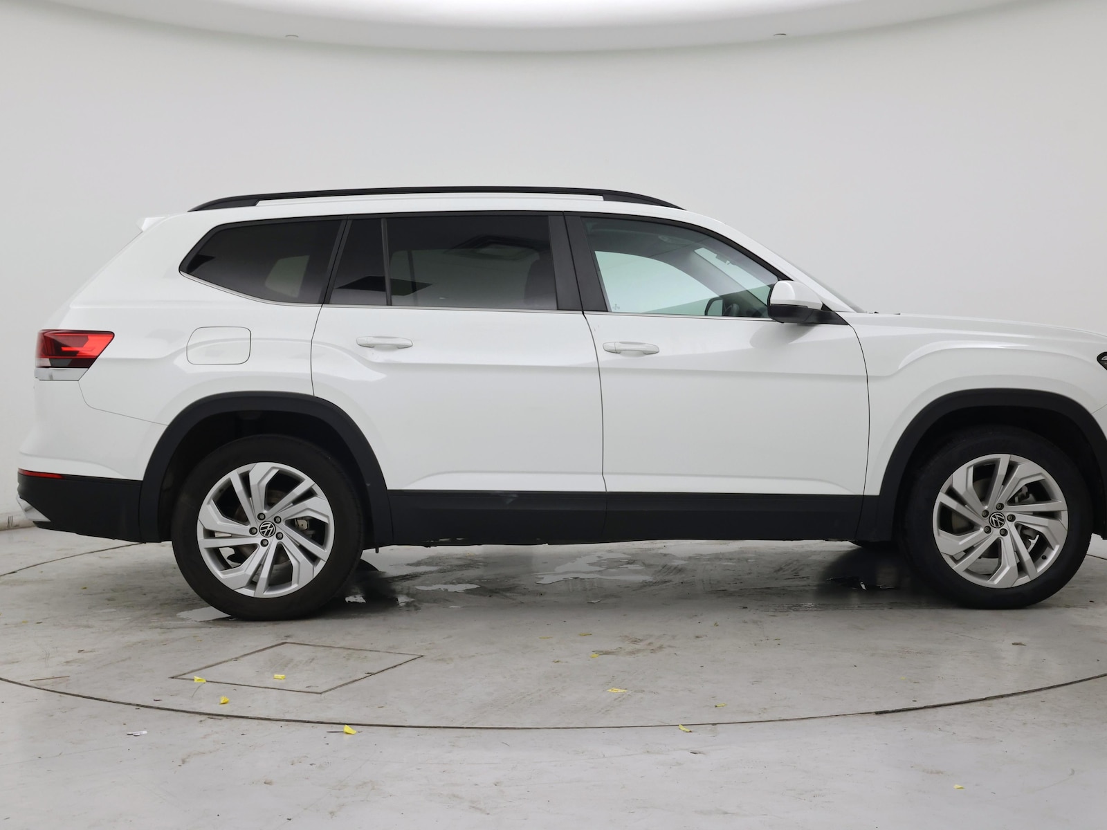 2023 Volkswagen Atlas SE w/Tech - Photo 8