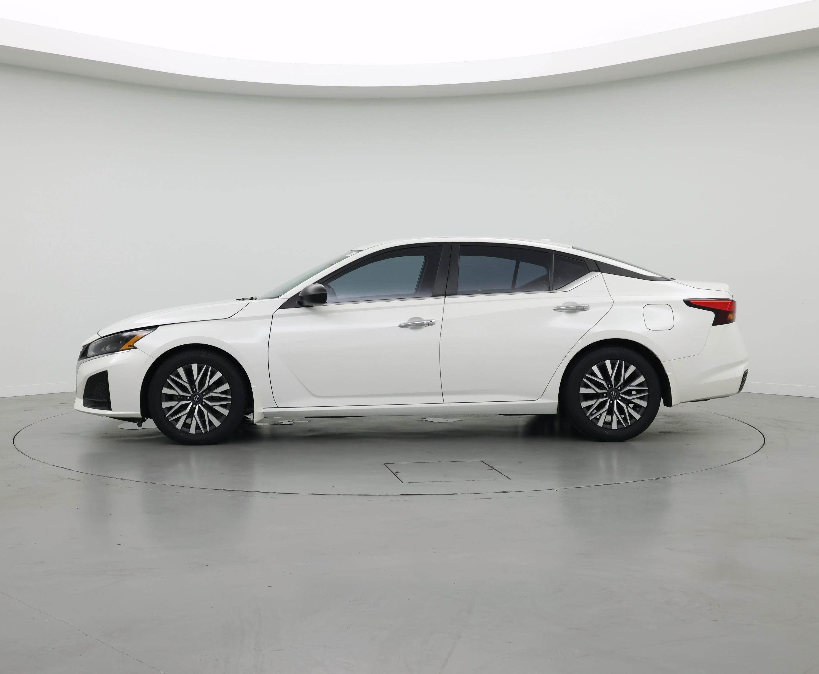 Thumbnail: 2024 Nissan Altima - 3