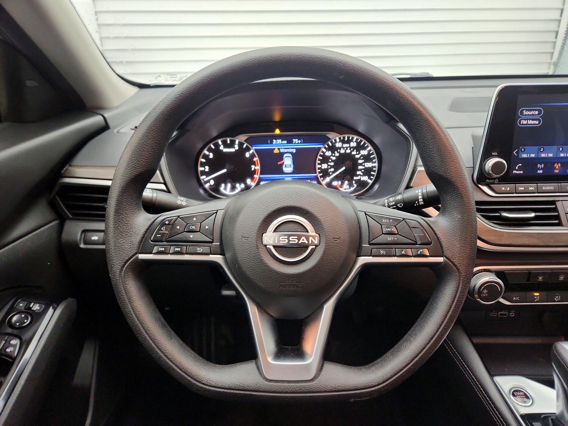 Thumbnail: 2023 Nissan Altima - 10