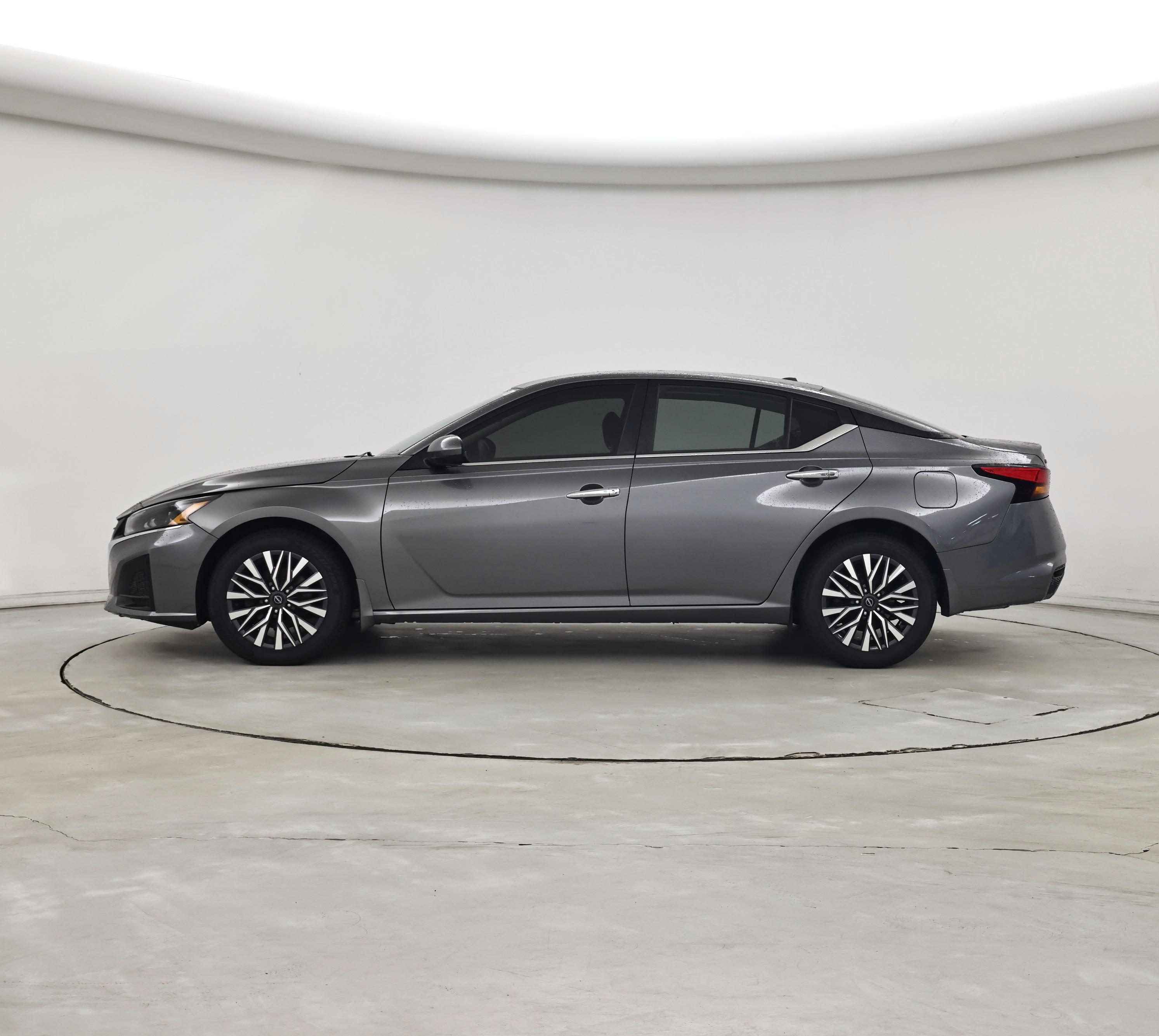 Thumbnail: 2023 Nissan Altima - 3