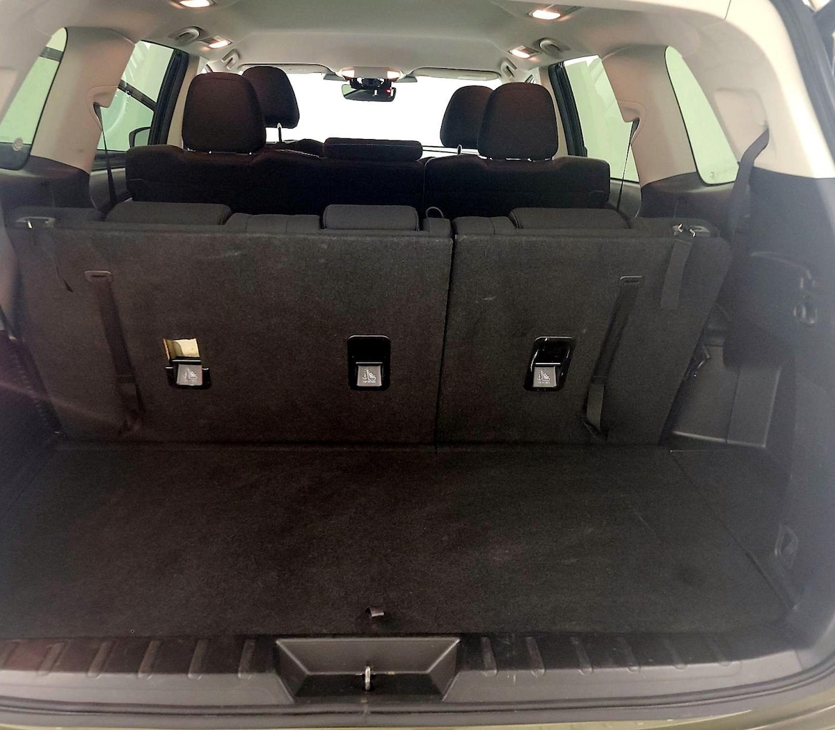 Trunk/Cargo (Seats Up)