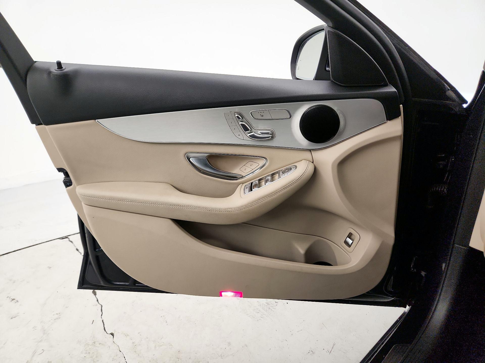 Thumbnail: 2020 Mercedes-Benz C-Class - 12