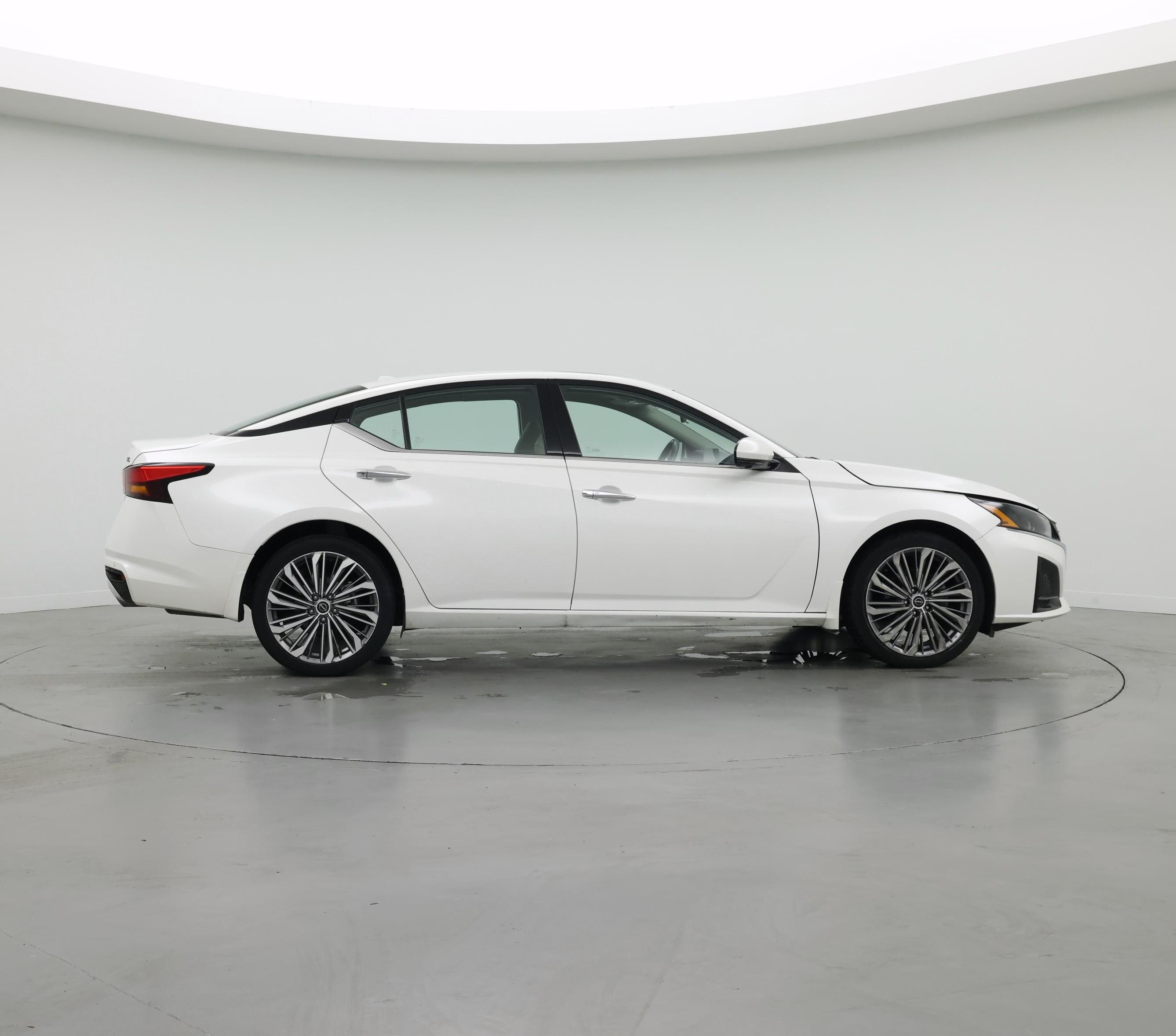 Thumbnail: 2023 Nissan Altima - 7