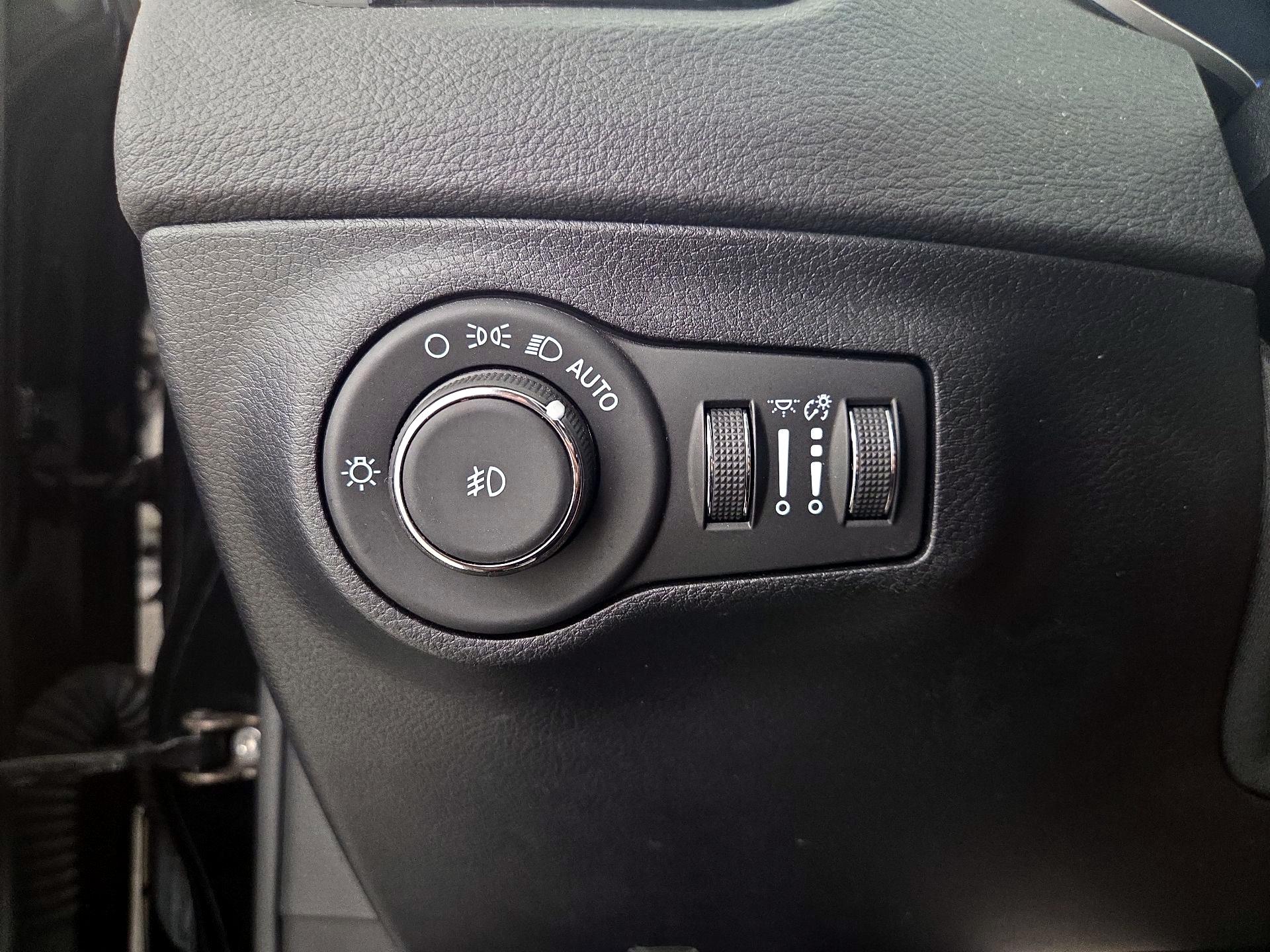 Thumbnail: 2021 Jeep Compass - 13