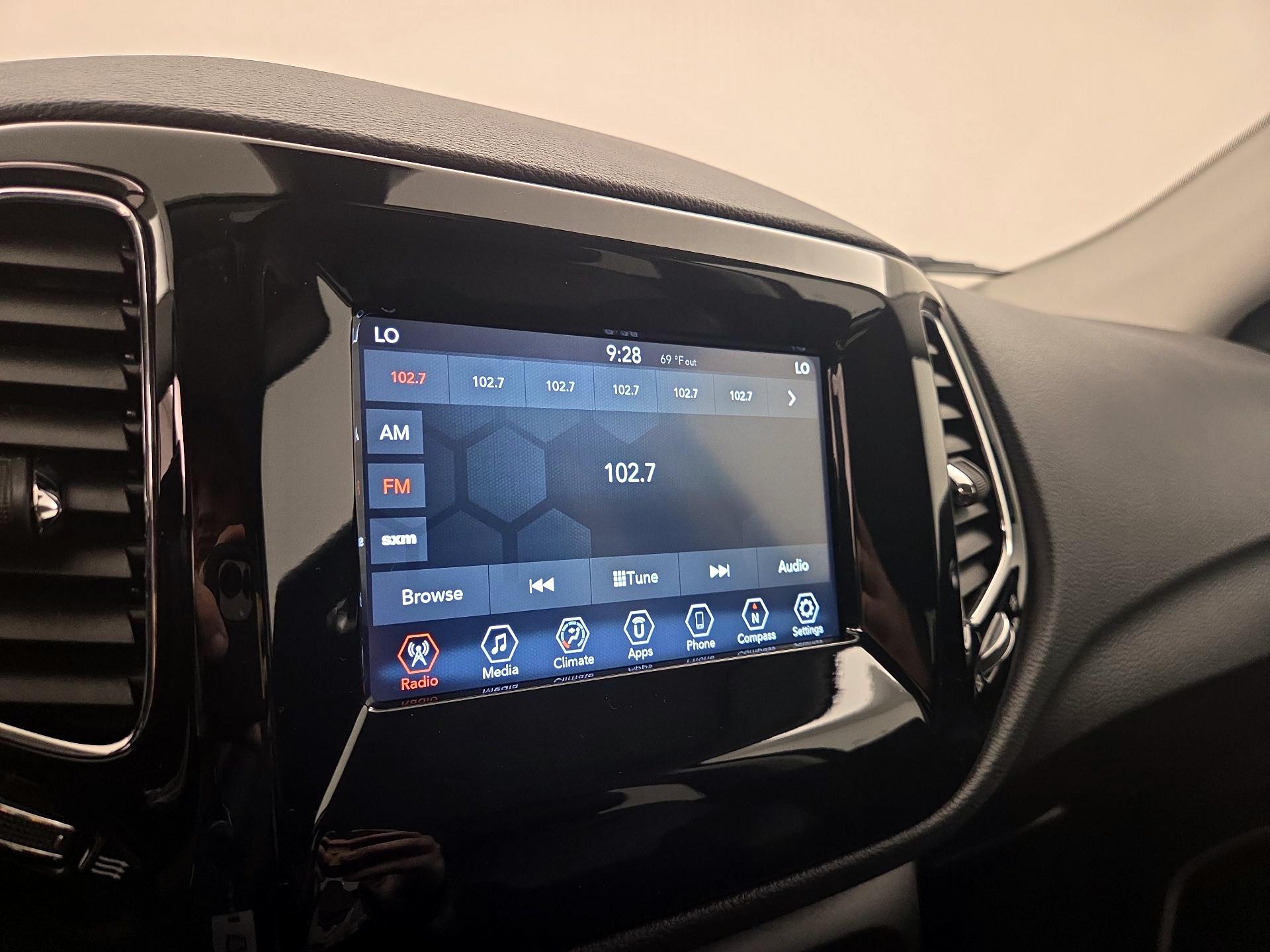 Thumbnail: 2021 Jeep Compass - 15
