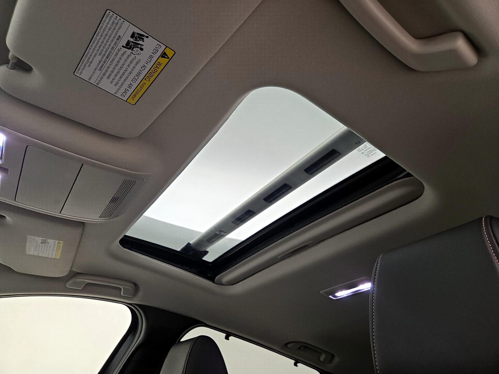 Sunroof(s) & Overhead Airbags