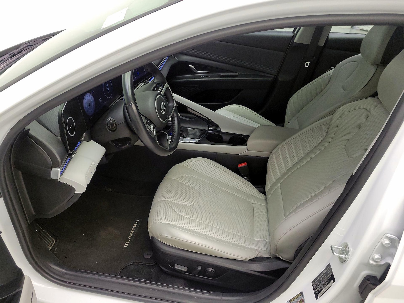 2021 Hyundai Elantra Limited - Photo 12