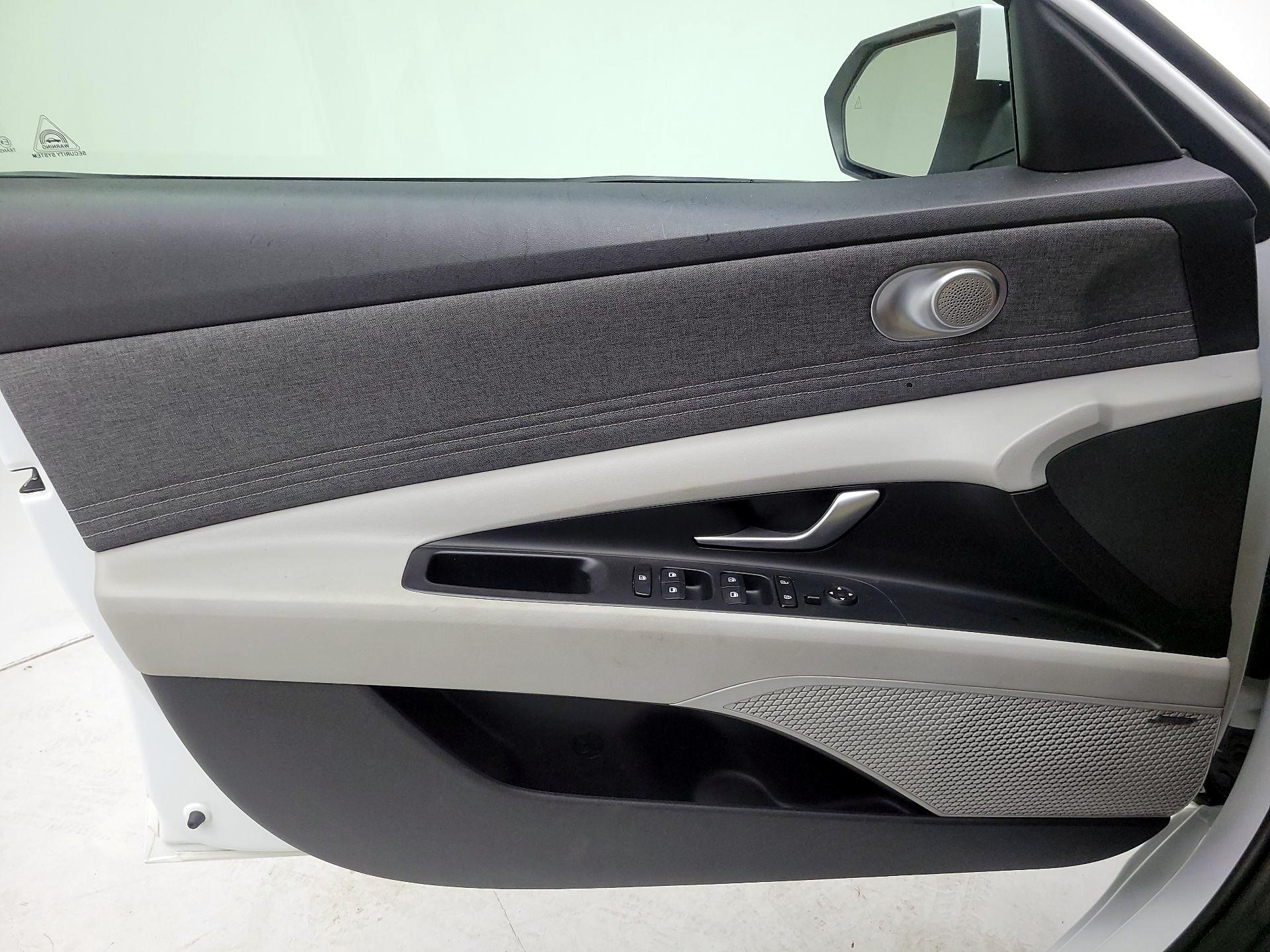 Thumbnail: 2021 Hyundai Elantra - 12