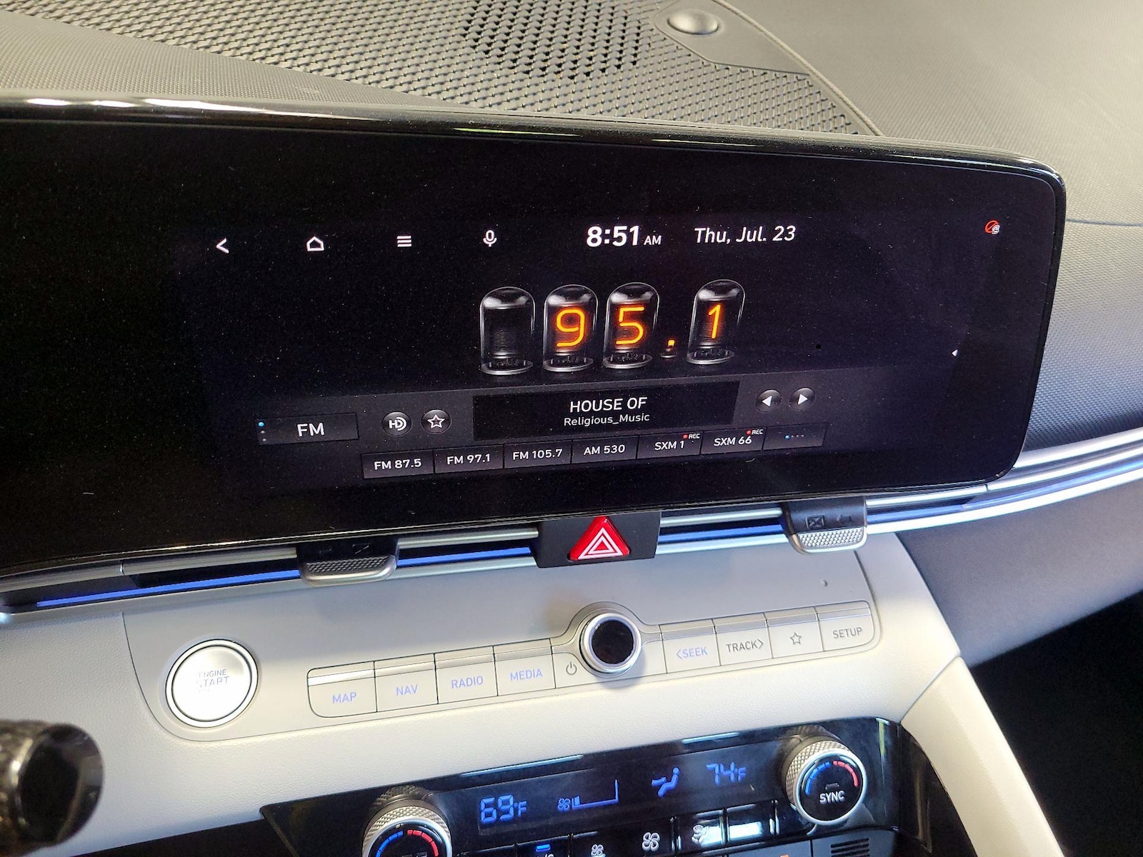 2021 Hyundai Elantra Limited - Photo 17