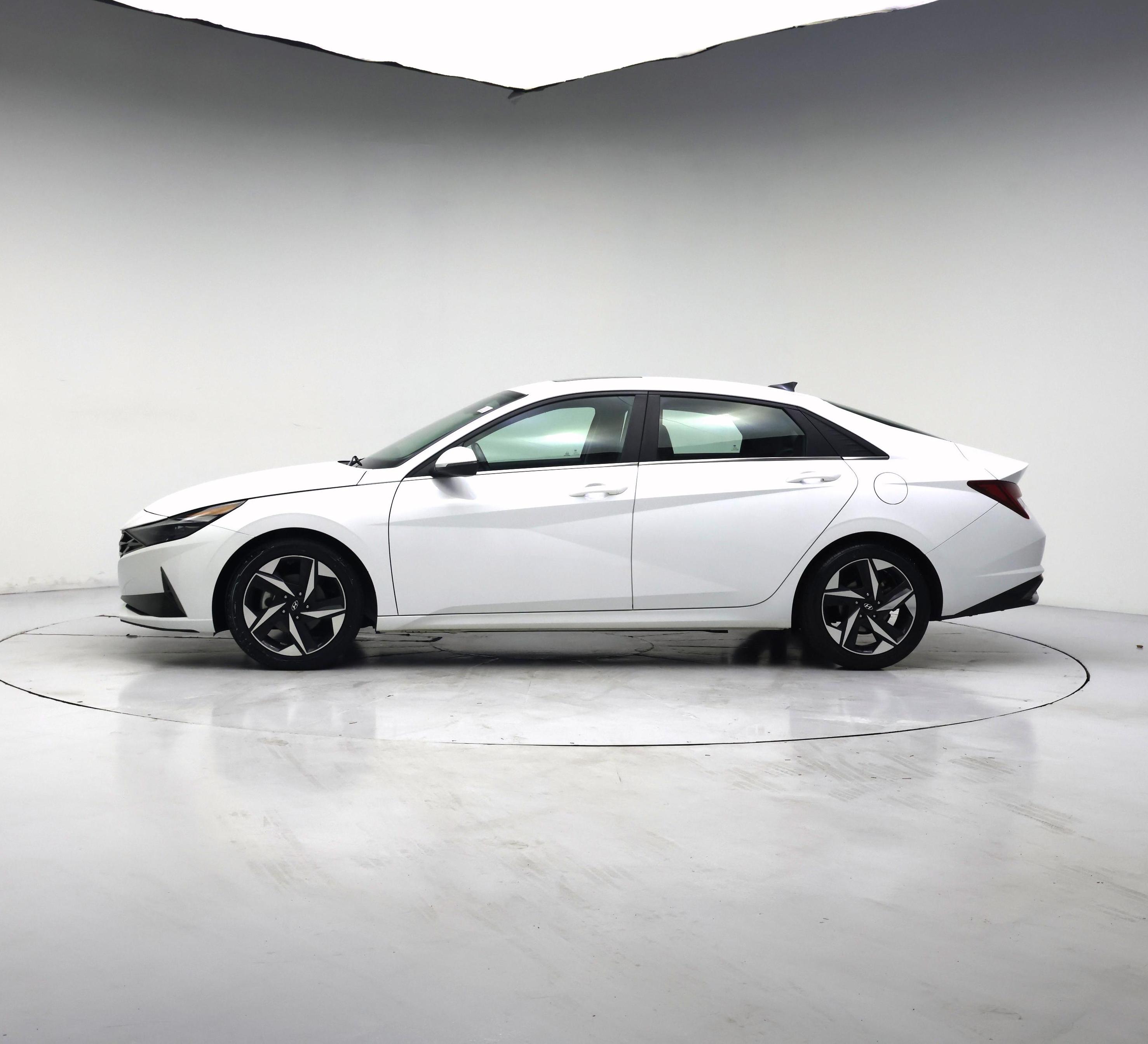 Thumbnail: 2021 Hyundai Elantra - 3