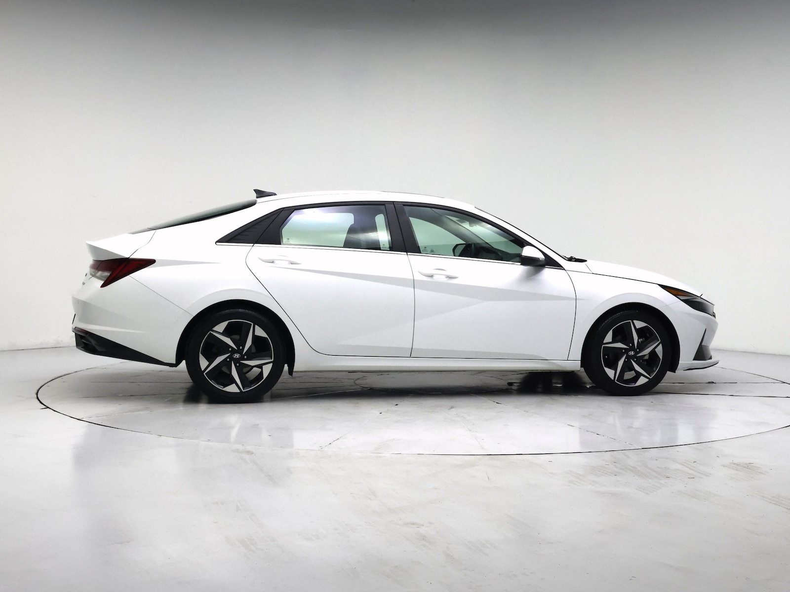 2021 Hyundai Elantra Limited - Photo 8