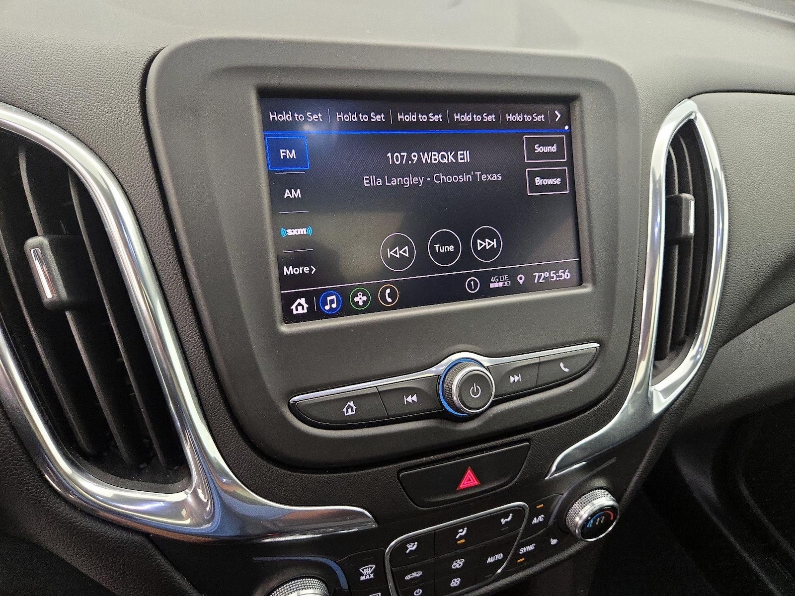 2020 Chevrolet Equinox LT - Photo 16