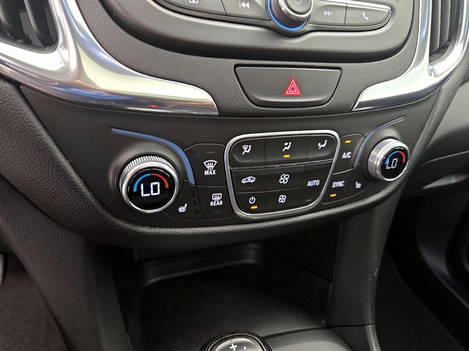 2020 Chevrolet Equinox LT - Photo 17